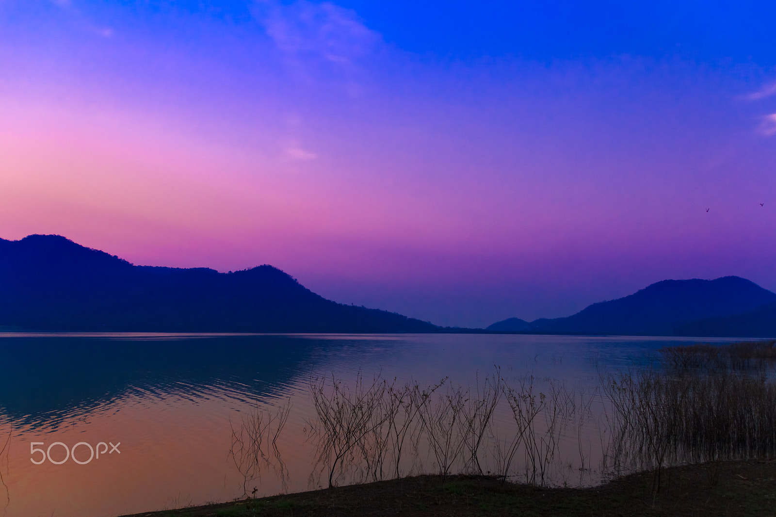 Canon EOS 600D (Rebel EOS T3i / EOS Kiss X5) sample photo. Sunrise sky over the lake in the morning. thailand. photography