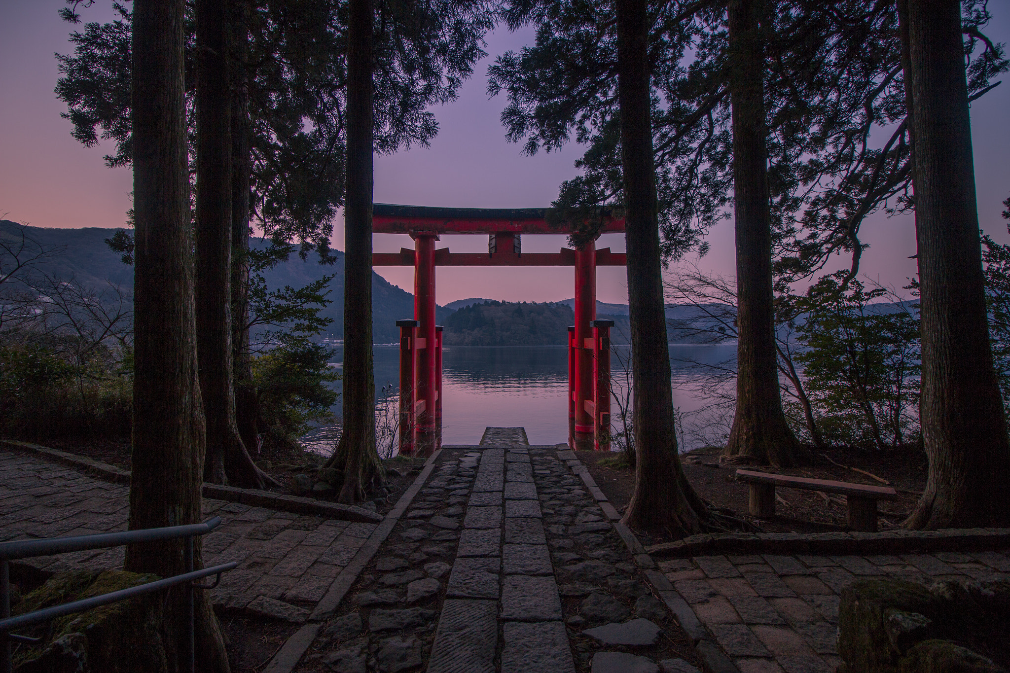 Canon EOS 550D (EOS Rebel T2i / EOS Kiss X4) sample photo. Hakone jinja photography