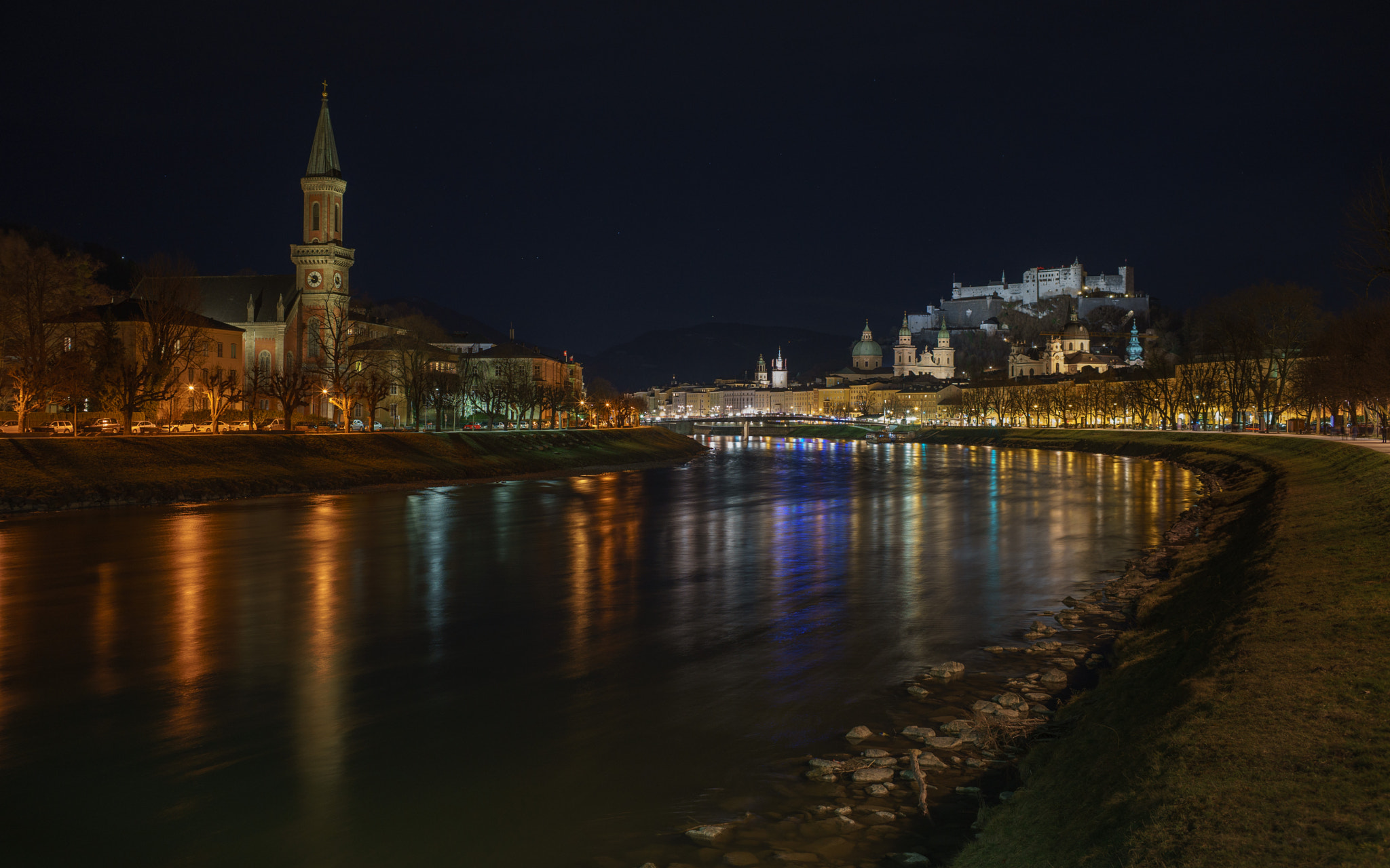 Sony a7 II + E 35mm F2 sample photo. Salzburg by night photography