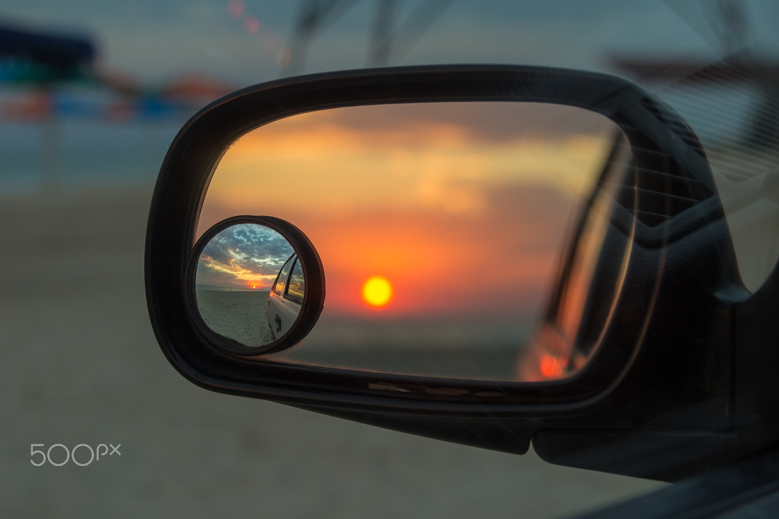 Canon EOS 600D (Rebel EOS T3i / EOS Kiss X5) + Canon EF 24-105mm F4L IS USM sample photo. Sunrise in mirror. driver pov photography