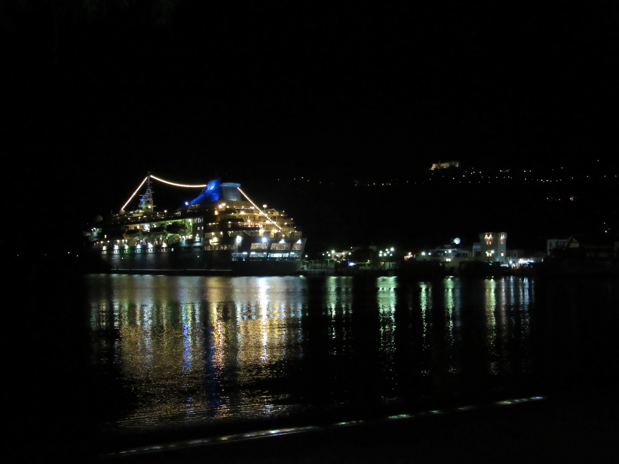 Canon PowerShot SX600 HS sample photo. Cruise ship photography