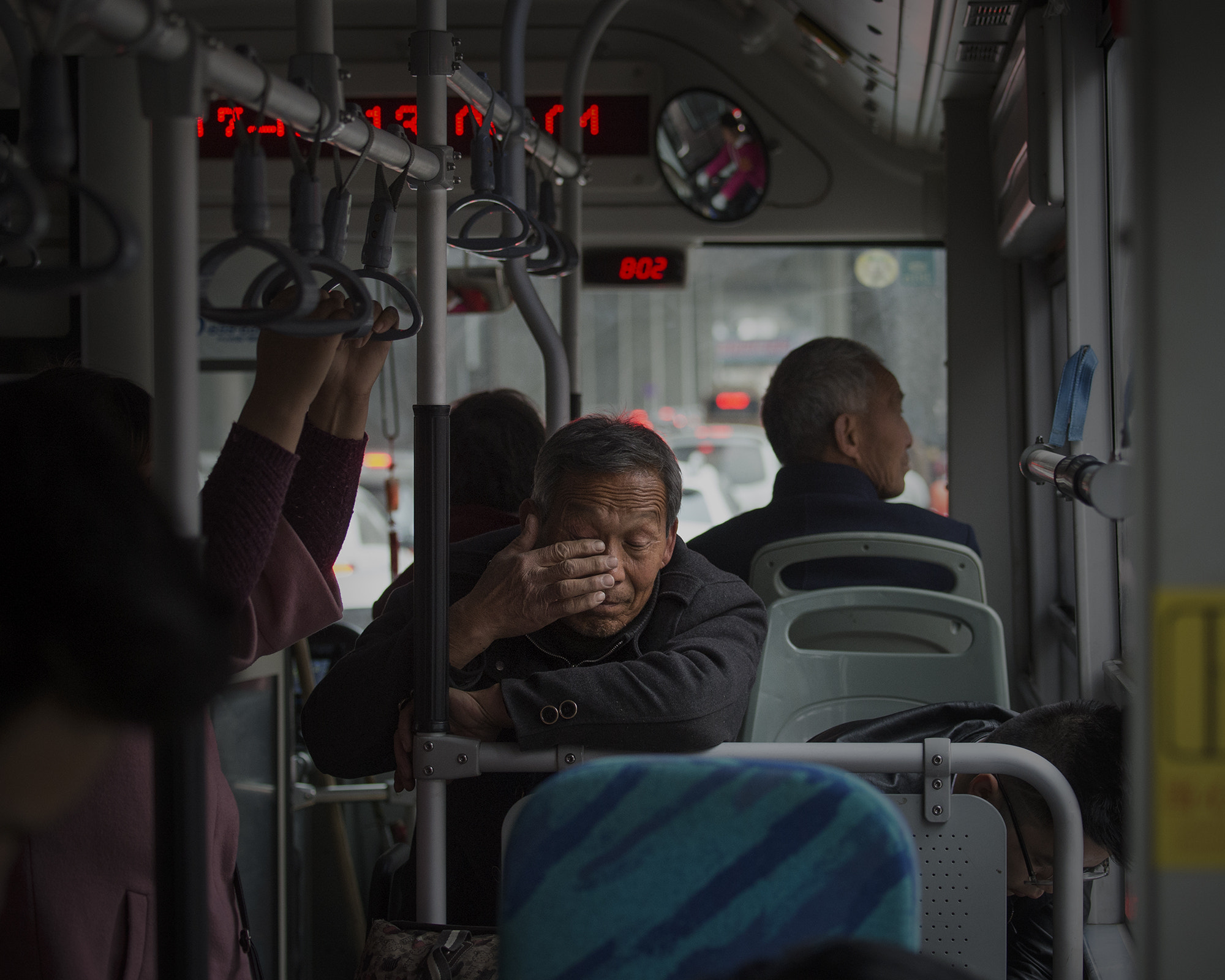 Nikon D4 sample photo. 70路日常 揉眼男人 photography