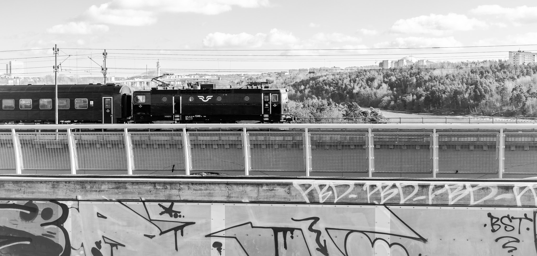 Canon EF 50mm F1.4 USM sample photo. Årsta bridge photography
