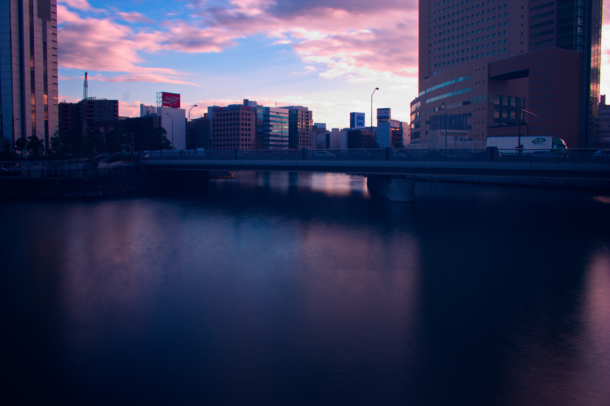 Canon EOS 1100D (EOS Rebel T3 / EOS Kiss X50) sample photo. Pink water photography