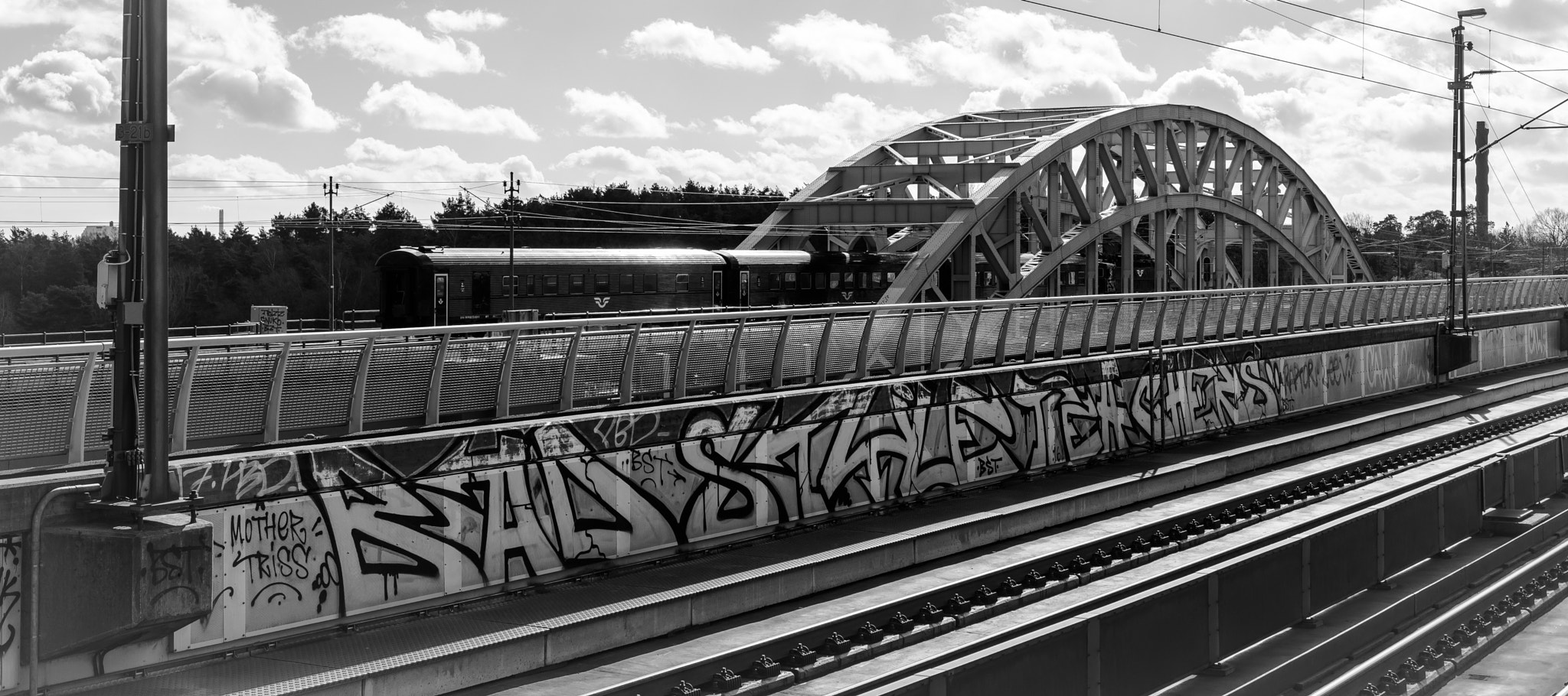Canon EF 50mm F1.4 USM sample photo. Årsta bridge photography