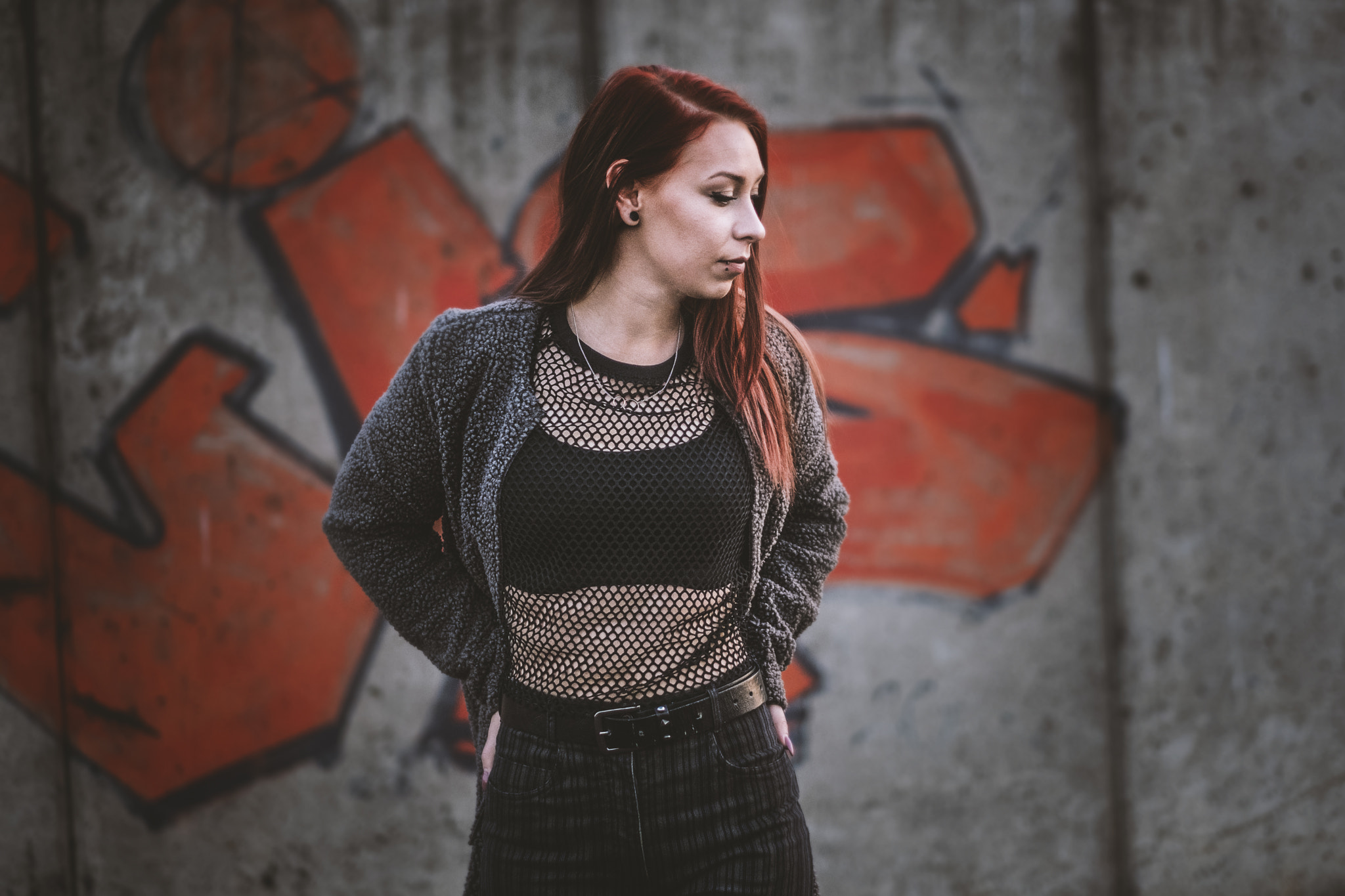 Fujifilm X-T2 + Fujifilm XF 56mm F1.2 R sample photo. In front of the wall... photography