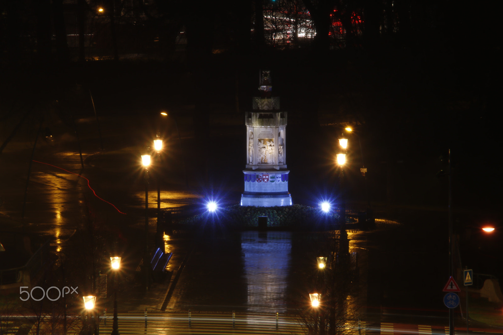 Canon EOS 760D (EOS Rebel T6s / EOS 8000D) + Tamron 16-300mm F3.5-6.3 Di II VC PZD Macro sample photo. Breda at night photography