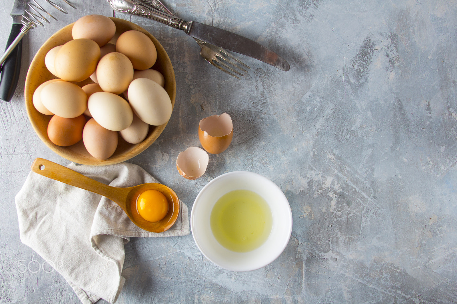 Canon EOS 60D + Canon EF 28-135mm F3.5-5.6 IS USM sample photo. Eggs flour kitchen tools rusty photography