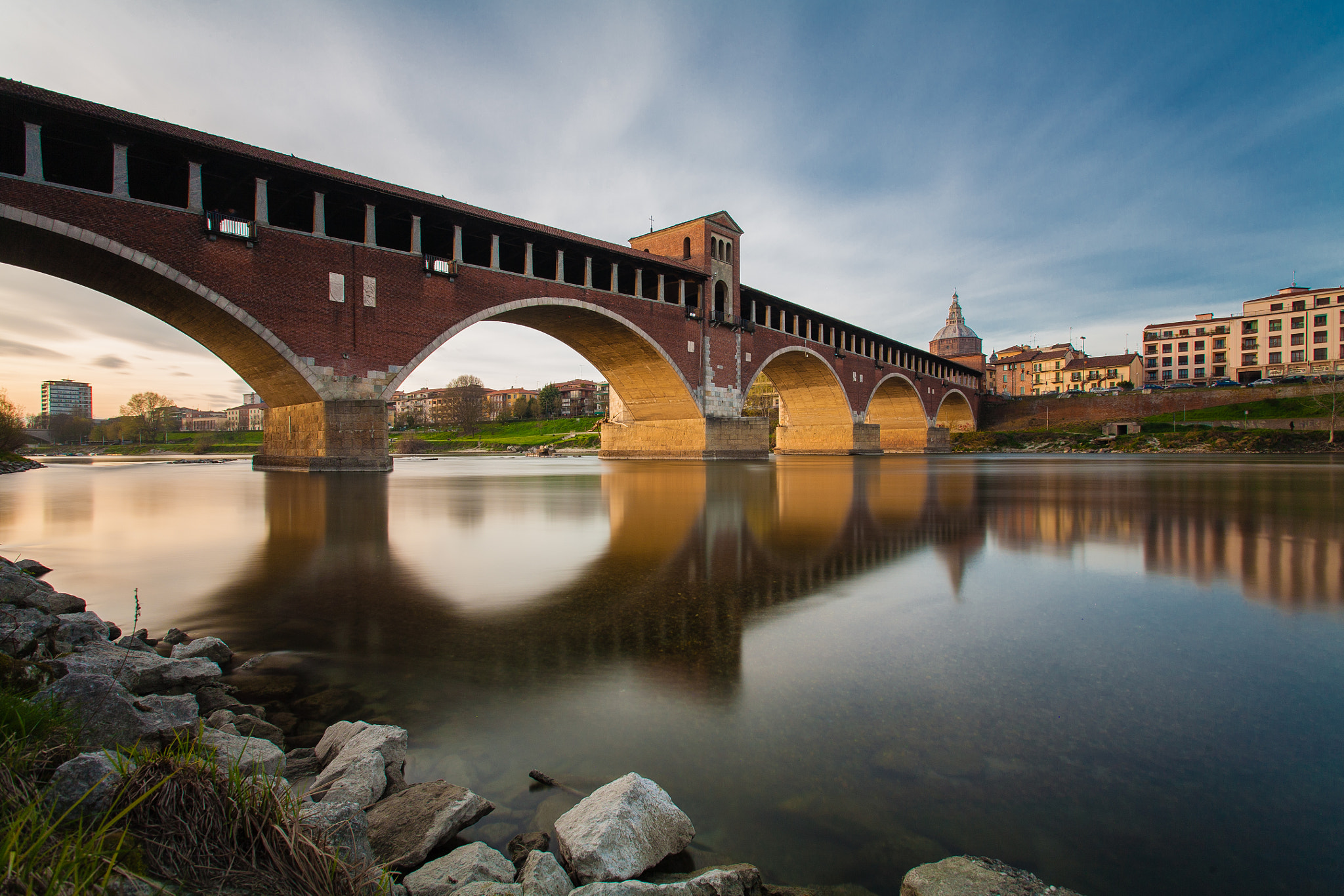 Canon EOS 5D + Canon EF 17-40mm F4L USM sample photo. Pavia ponte coperto photography