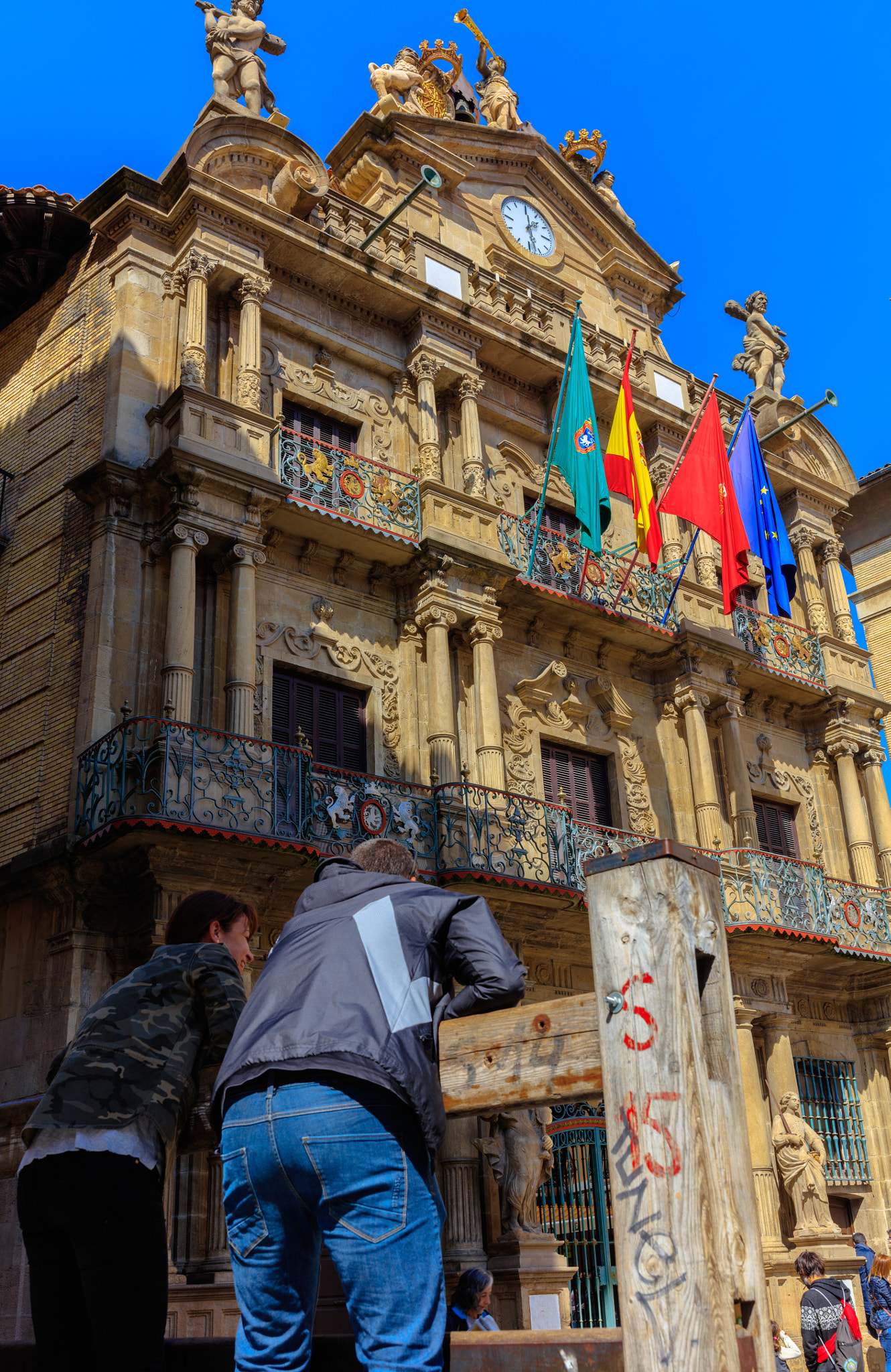 Canon EOS 5DS R + Canon EF 35mm F1.4L II USM sample photo. Ayuntamiento pamplona photography