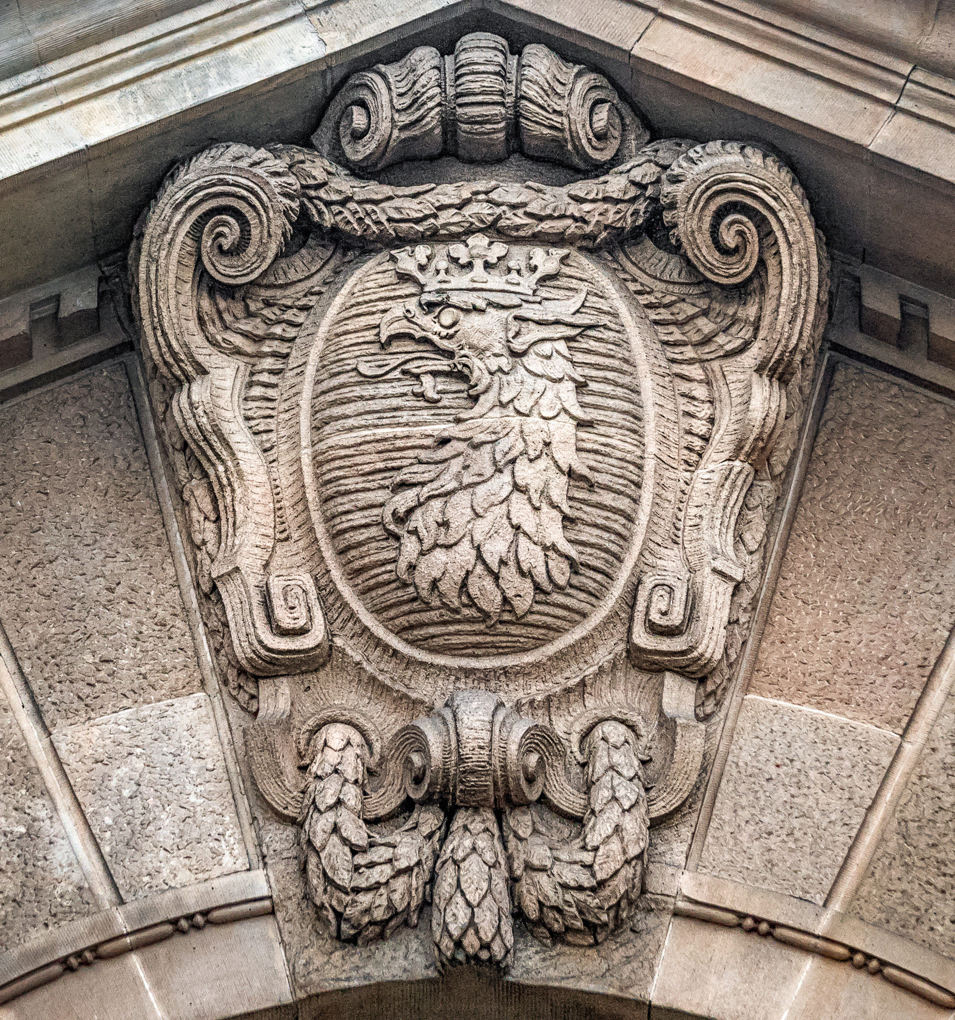 Canon EF 28-135mm F3.5-5.6 IS USM sample photo. Crest of szczecin photography