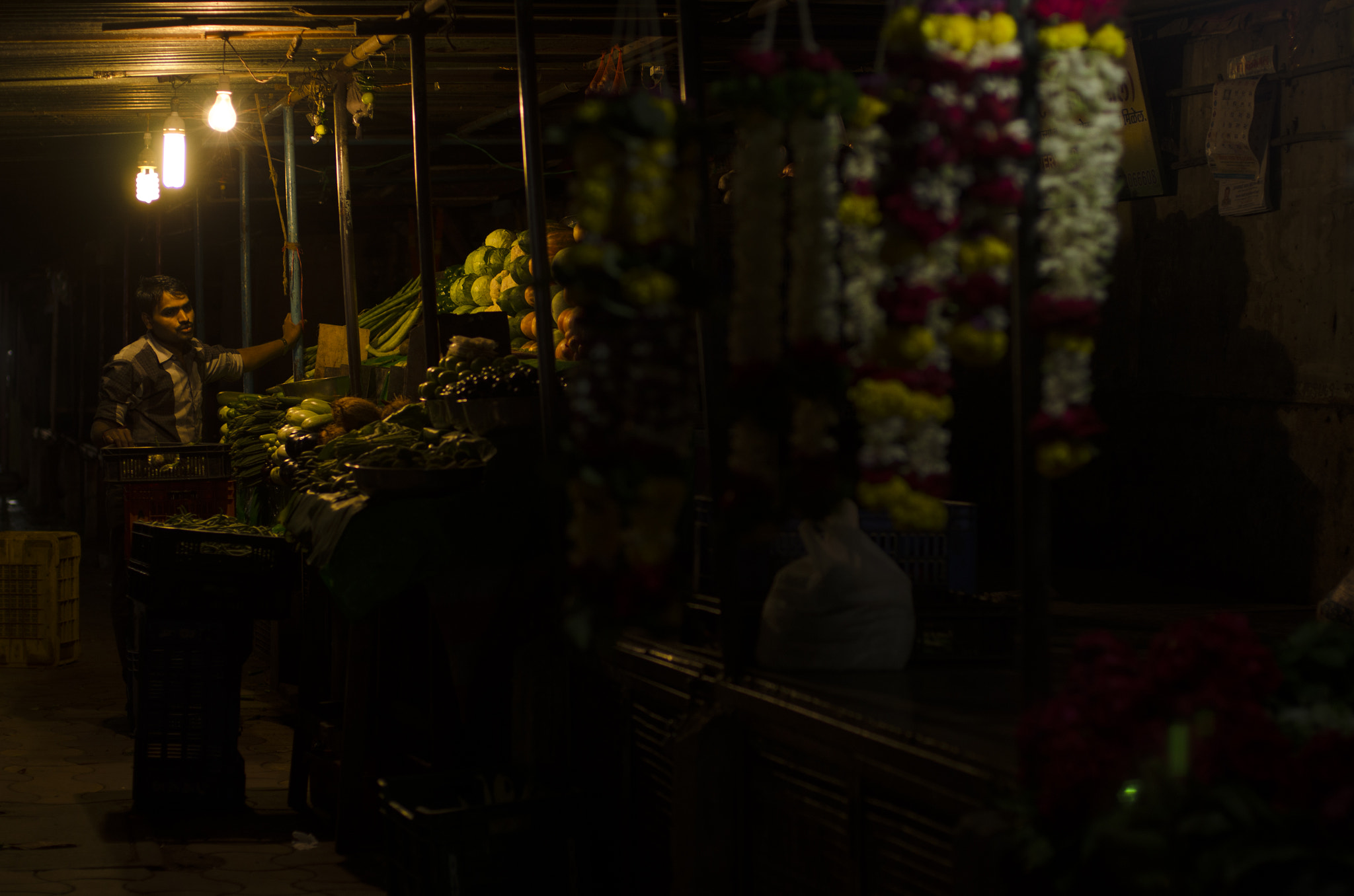 Nikon D7000 + Nikon AF Nikkor 50mm F1.4D sample photo. The fruit seller photography