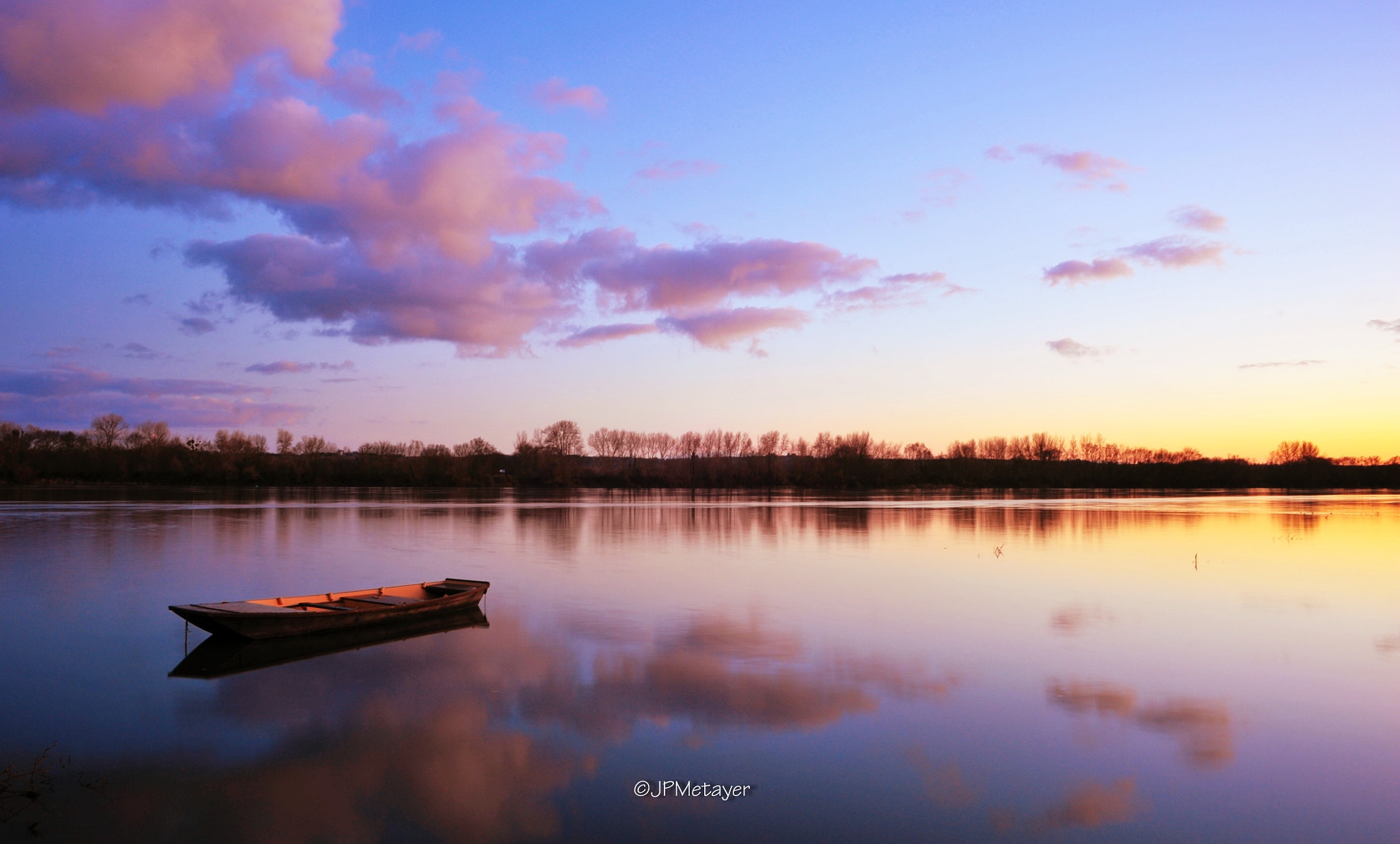 Nikon D5200 + AF Nikkor 28mm f/2.8 sample photo. Un soir... photography