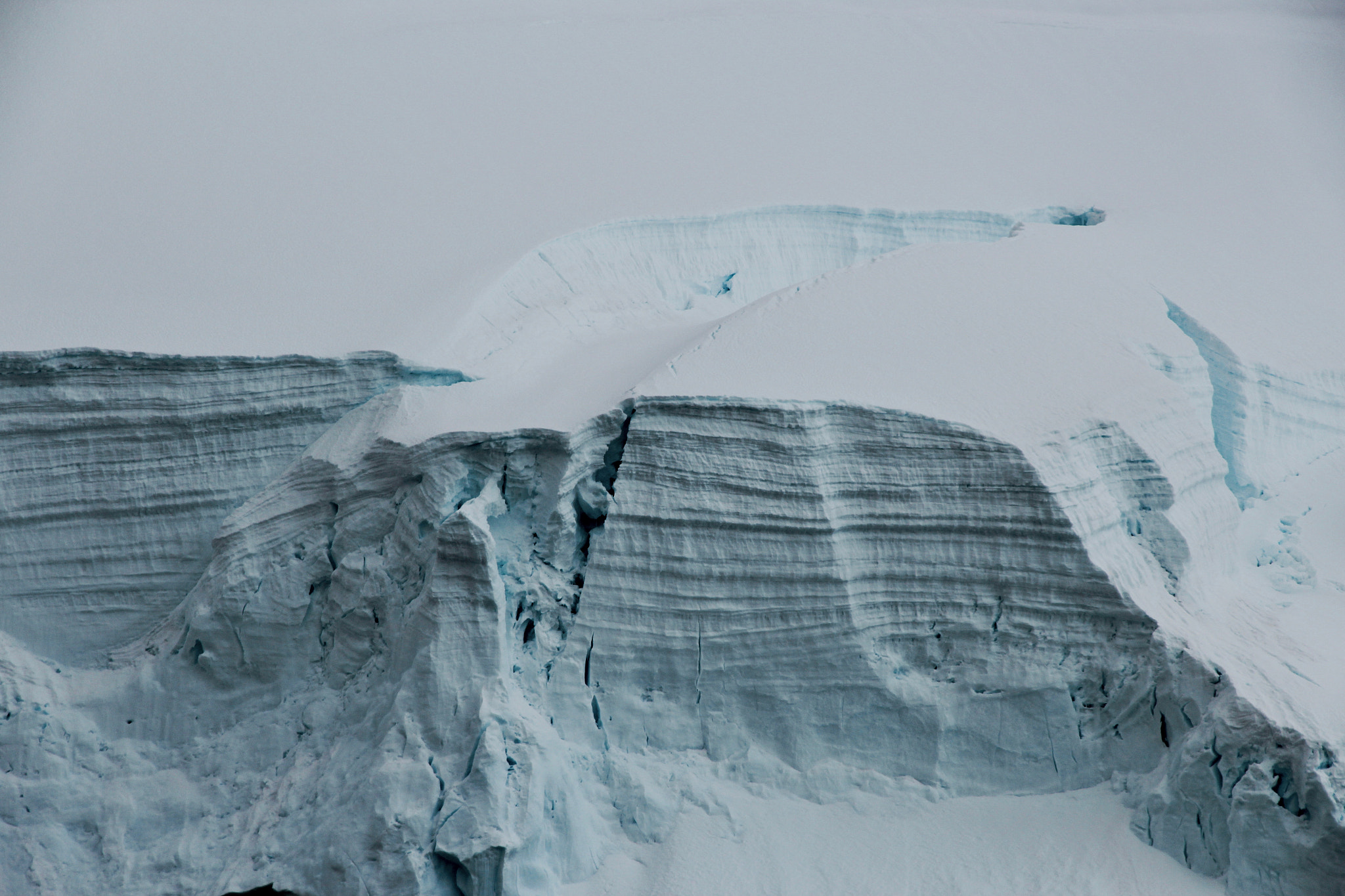 Canon EOS 600D (Rebel EOS T3i / EOS Kiss X5) sample photo. Glacier crack photography