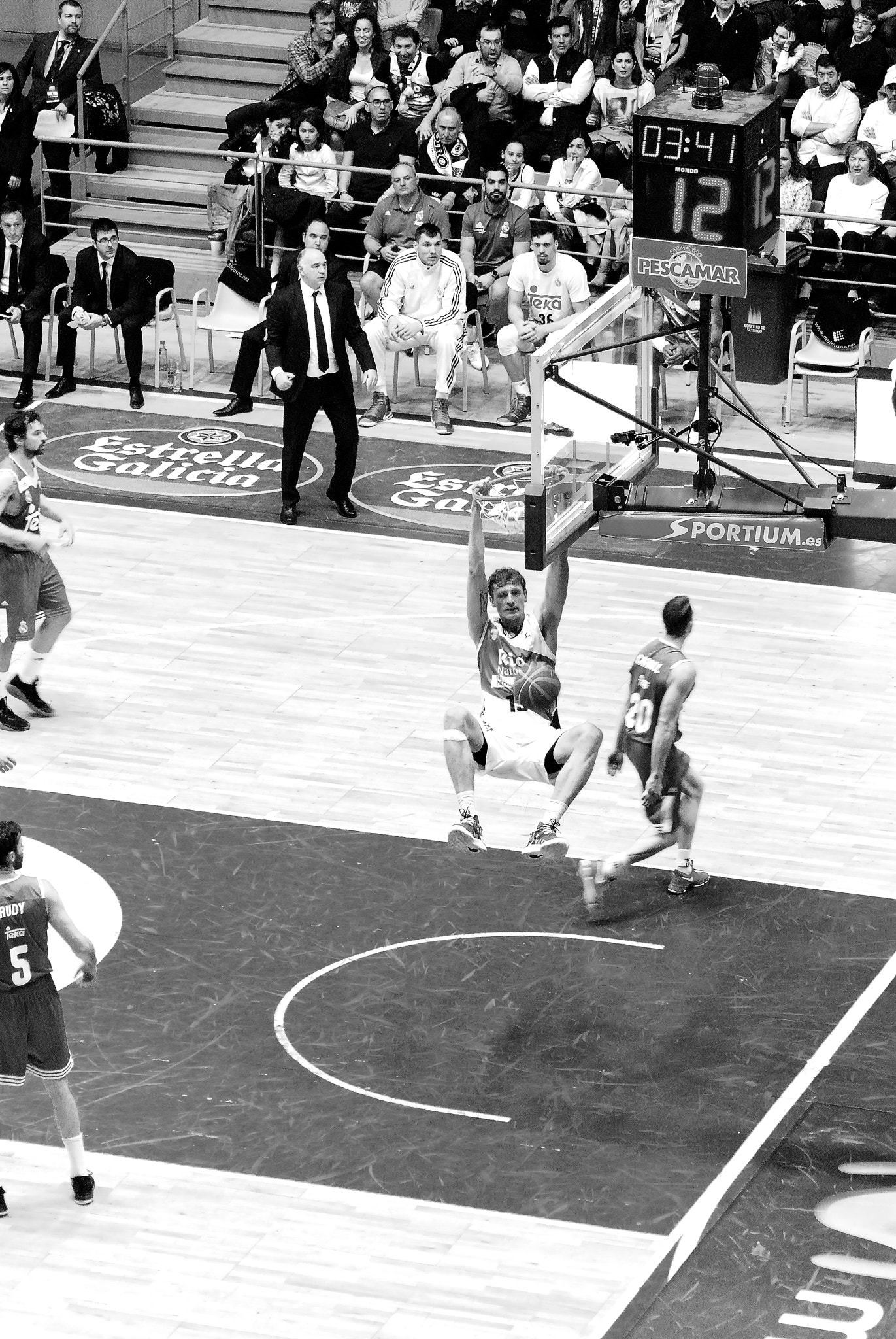 Nikon D200 sample photo. Obradoiro - real madrid photography