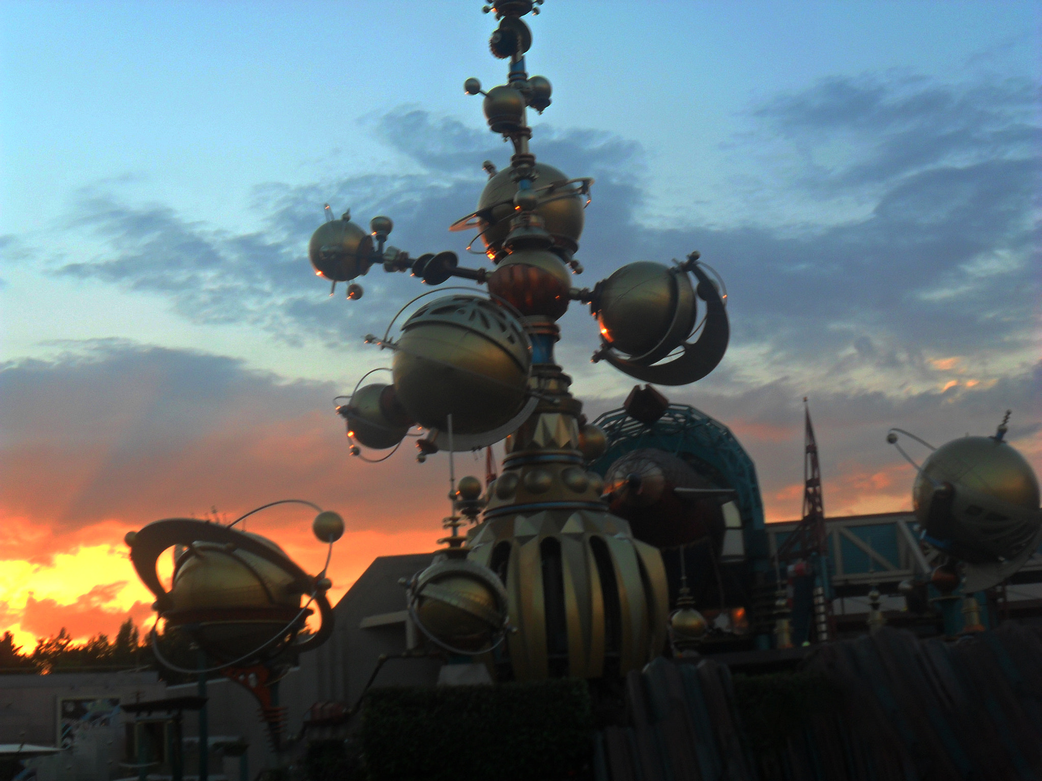 Samsung ES28 / VLUU ES28 sample photo. Disneyland hinta photography