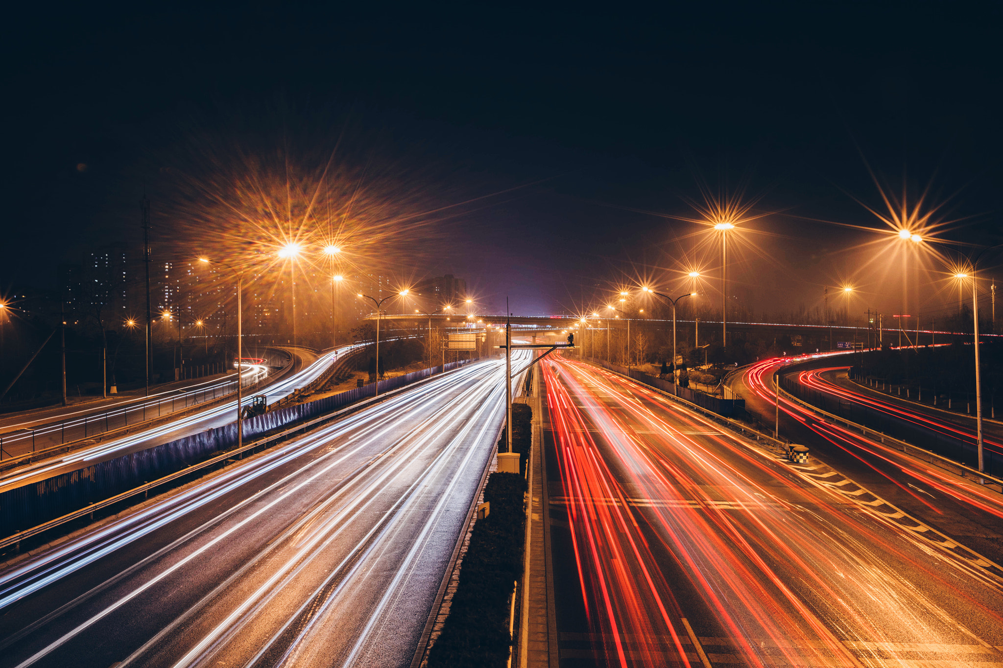 Canon EF 16-35mm F2.8L II USM sample photo. Traffic photography