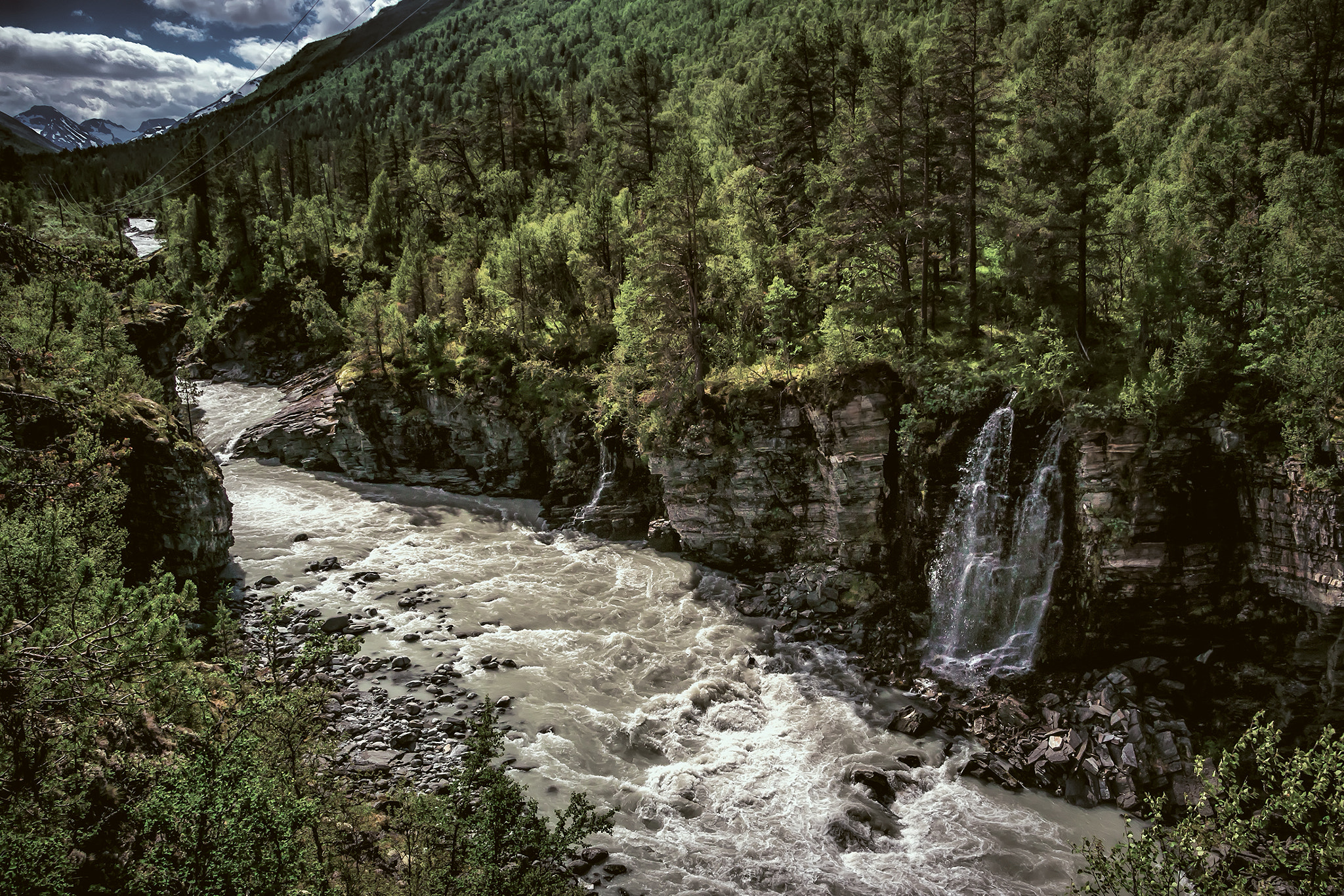 Sony SLT-A65 (SLT-A65V) + 17-50mm F2.8 sample photo. Brekkvegen jotunheim photography
