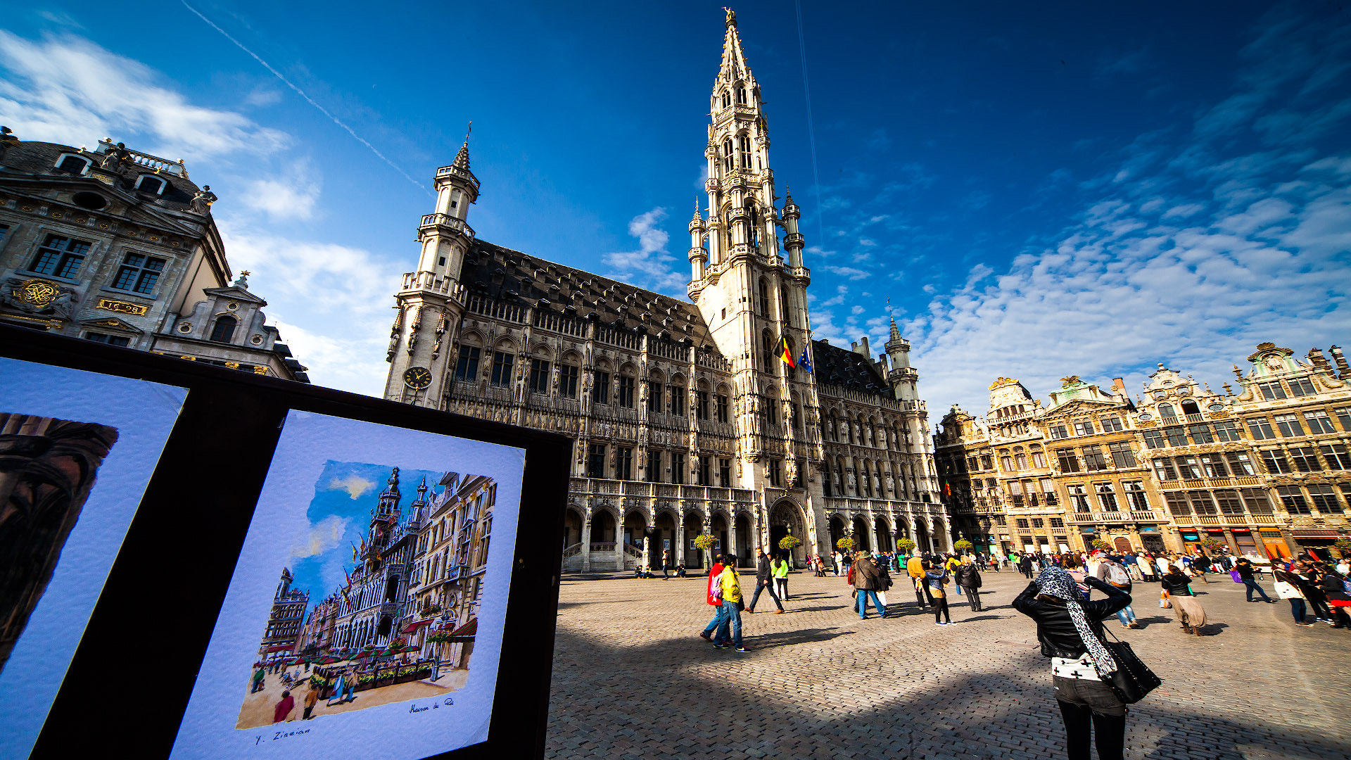 Canon EOS 5D Mark II + Sigma 12-24mm F4.5-5.6 EX DG Aspherical HSM sample photo. Streets of bruxelles photography