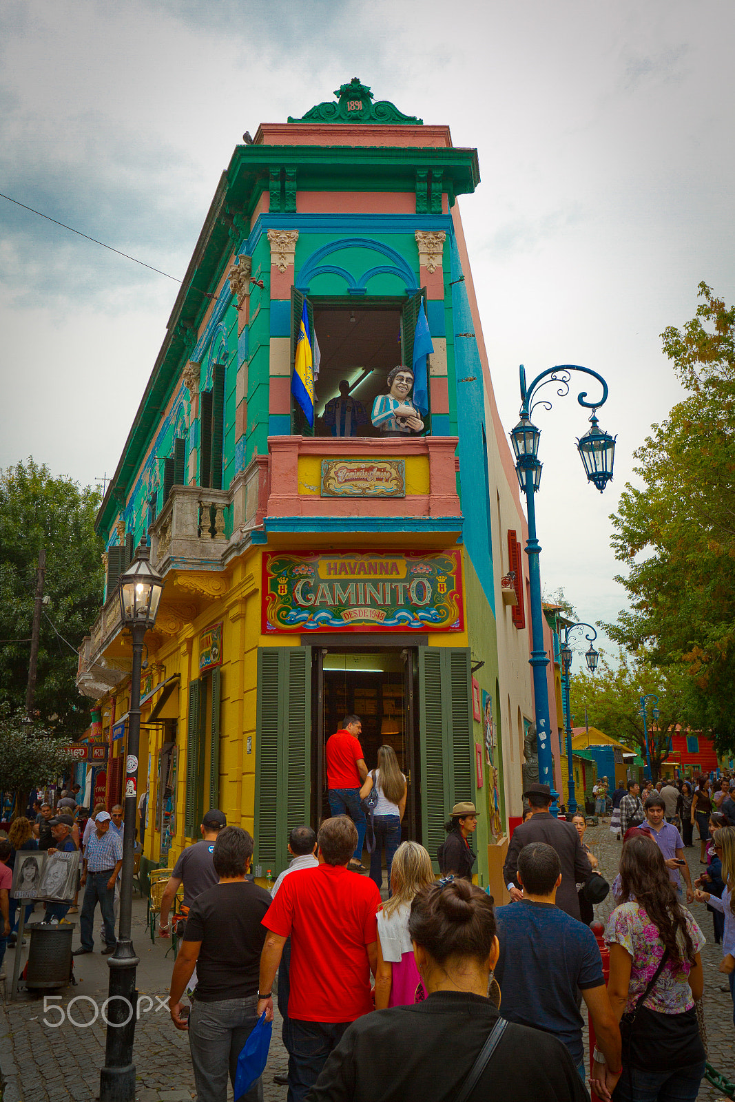Canon EF 16-35mm F2.8L II USM sample photo. Colorful building with gaminito sign photography