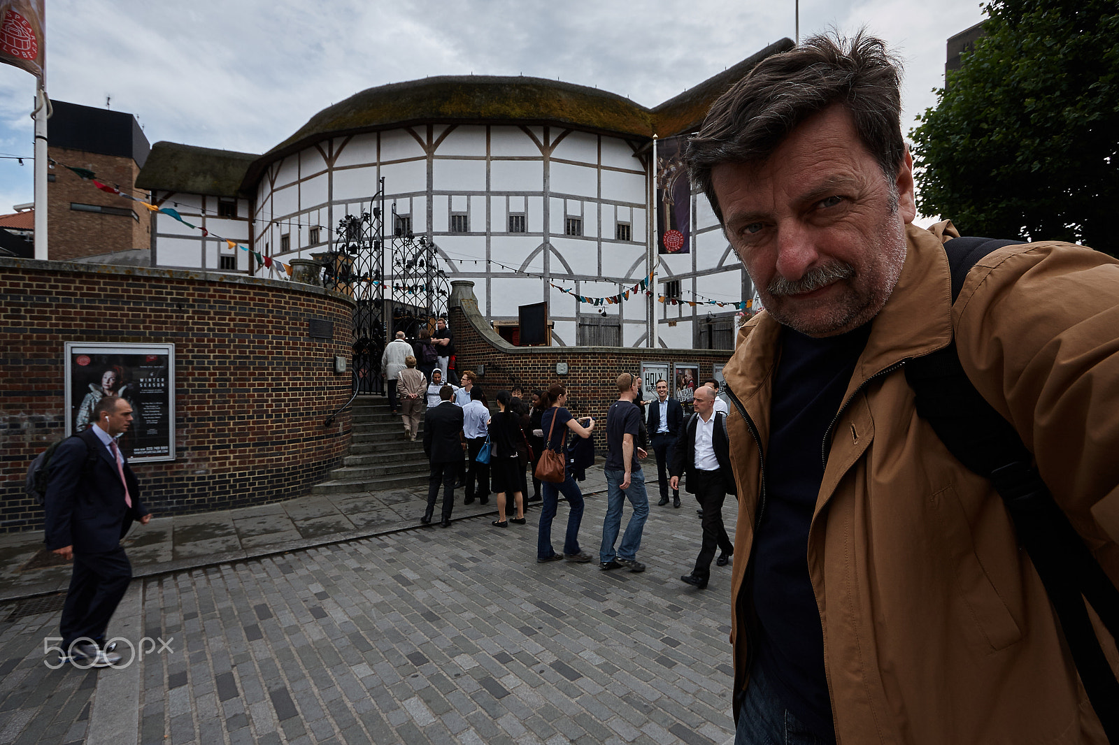 Canon EF-S 10-22mm F3.5-4.5 USM sample photo. Img-self portrait photography
