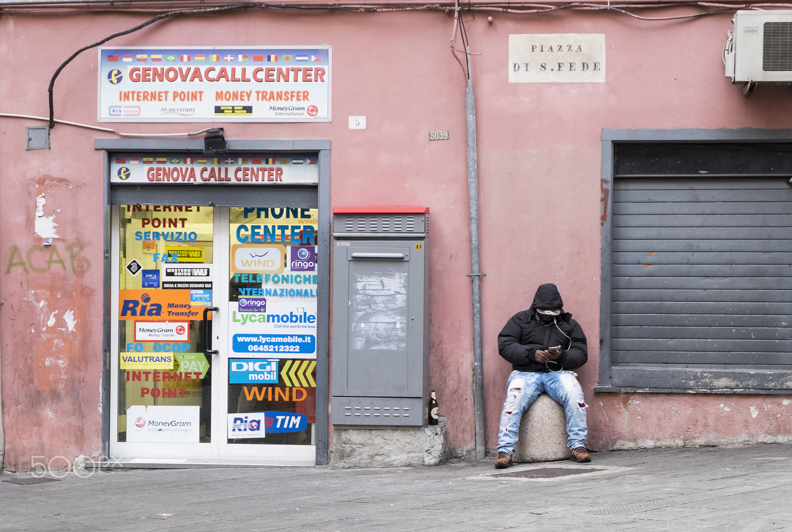 Fujifilm XC 16-50mm F3.5-5.6 OIS II sample photo. Genova call center photography
