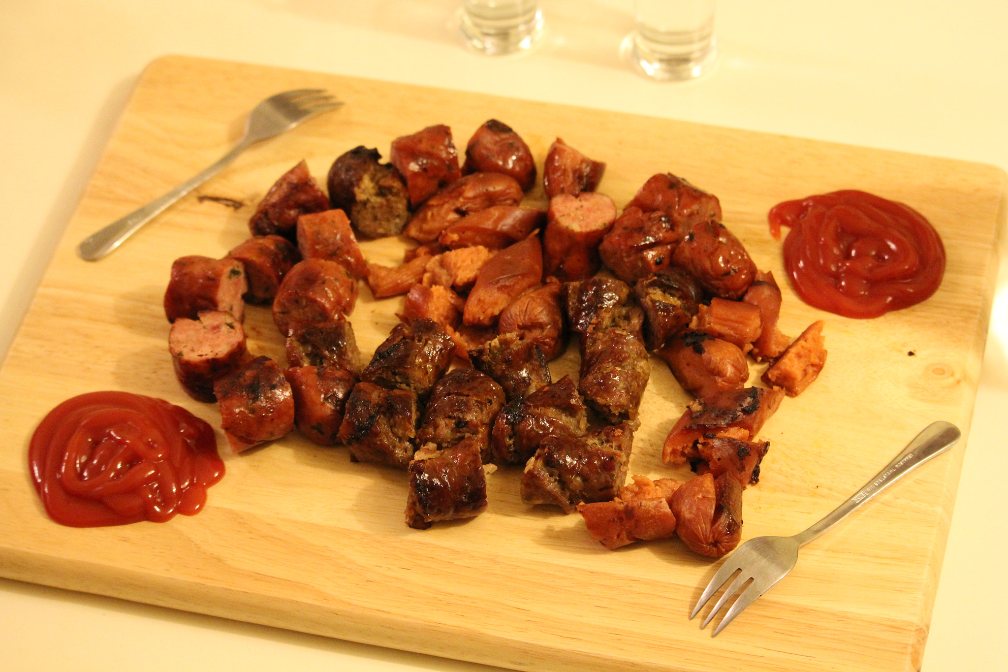 Canon EF-S 55-250mm F4-5.6 IS STM sample photo. The sausages photography