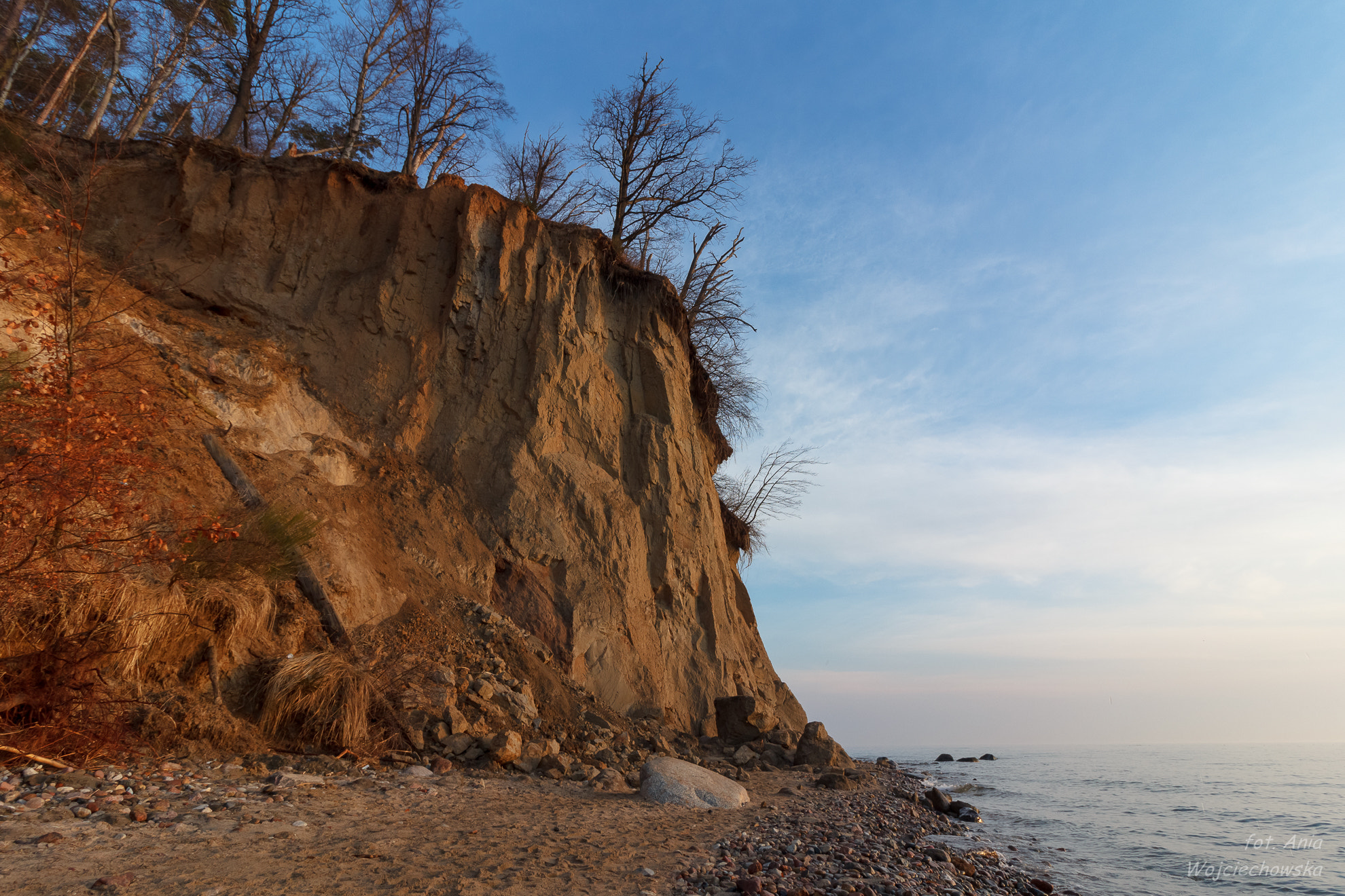 Canon EOS 600D (Rebel EOS T3i / EOS Kiss X5) sample photo. Cliff in gdynia photography