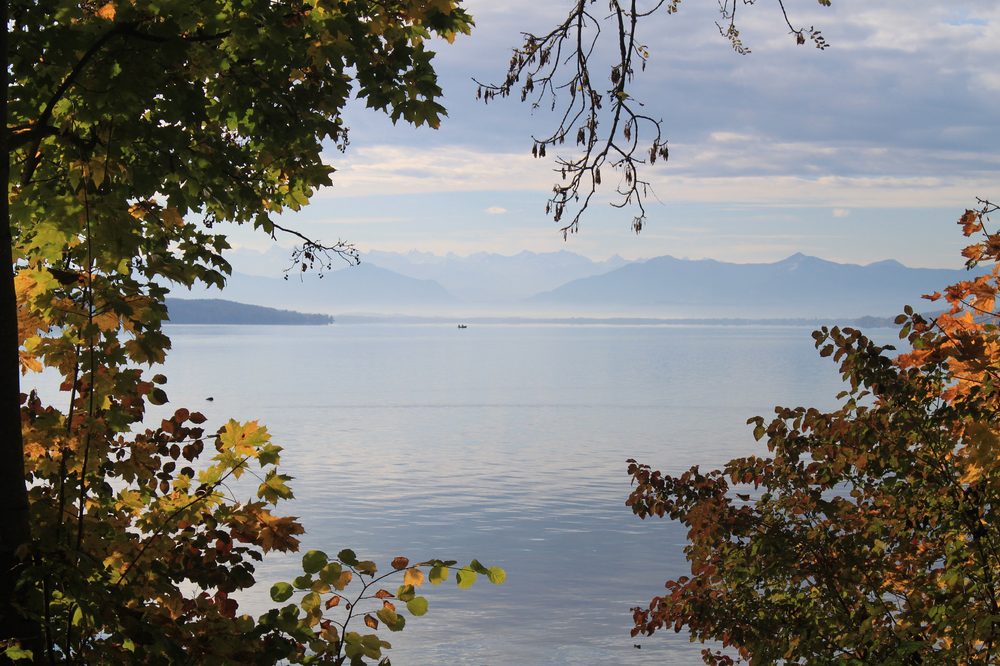 Canon EF-S 18-55mm F3.5-5.6 IS sample photo. Starberg see window photography