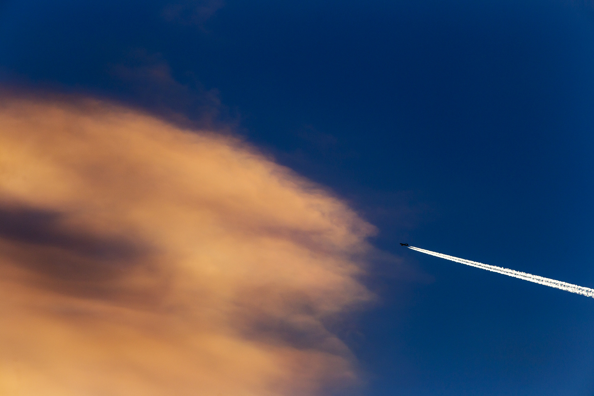 Canon EF 300mm F4L IS USM sample photo. When the plane meets clouds photography