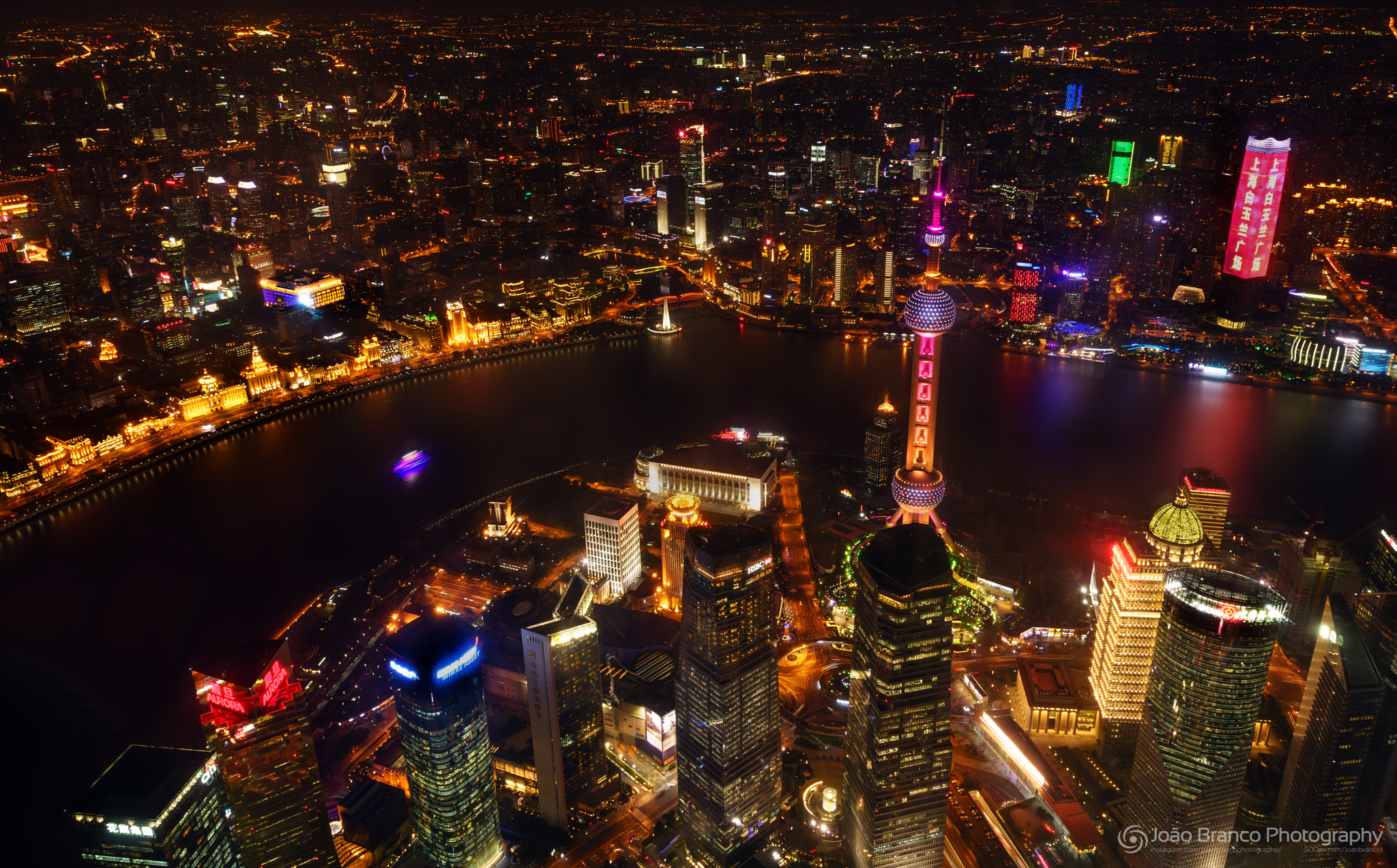 Sony a7R + Sony Vario-Tessar T* FE 16-35mm F4 ZA OSS sample photo. The bund and pearl tower - by joao branco photography