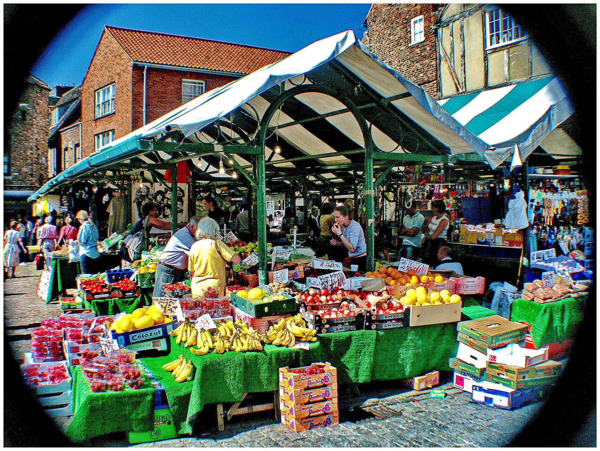 KONICA MINOLTA DiMAGE 7Hi sample photo. Fruit stall york market photography