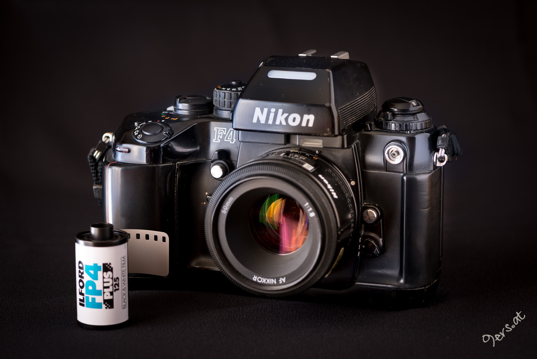 Nikon AF-S Micro-Nikkor 105mm F2.8G IF-ED VR sample photo. My analog compagnion photography