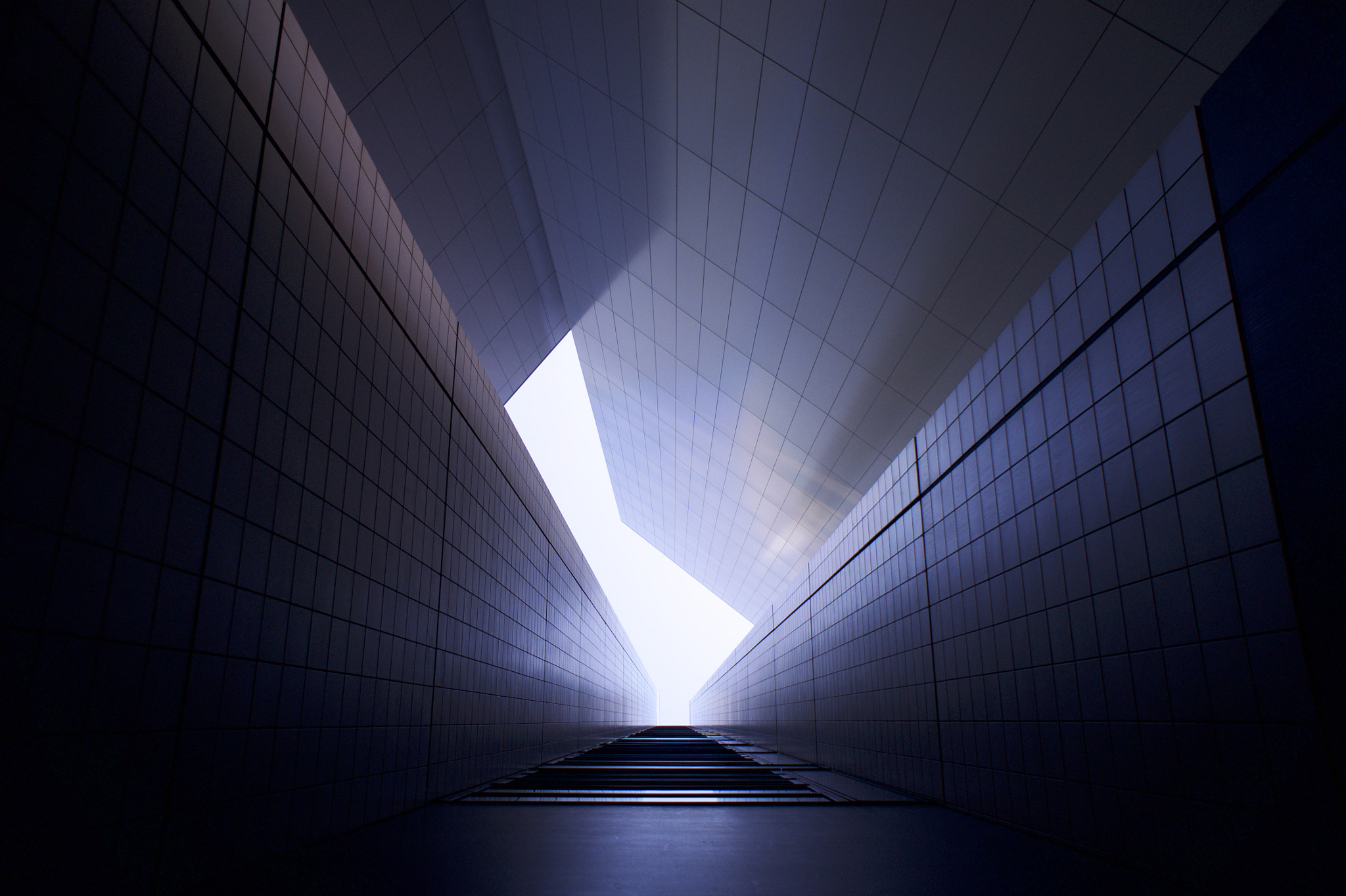 Sony E 16mm F2.8 sample photo. 【 trimmed sky 】nagoya : building photography