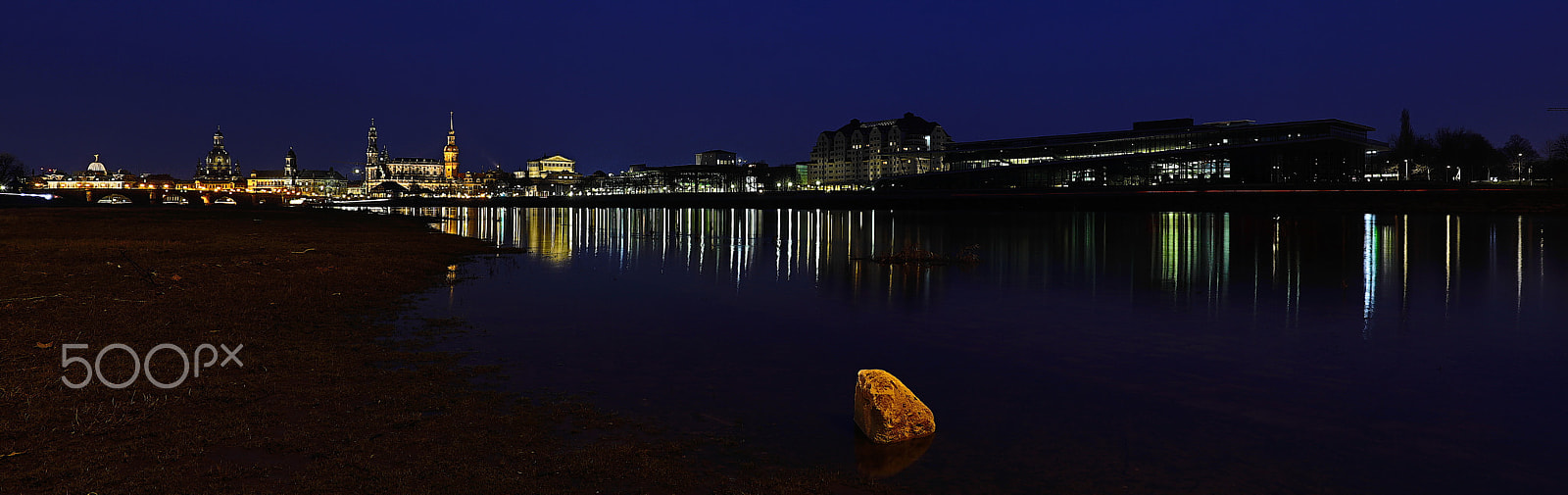 Canon EF 16-35mm F4L IS USM sample photo. Dresden at sunset photography
