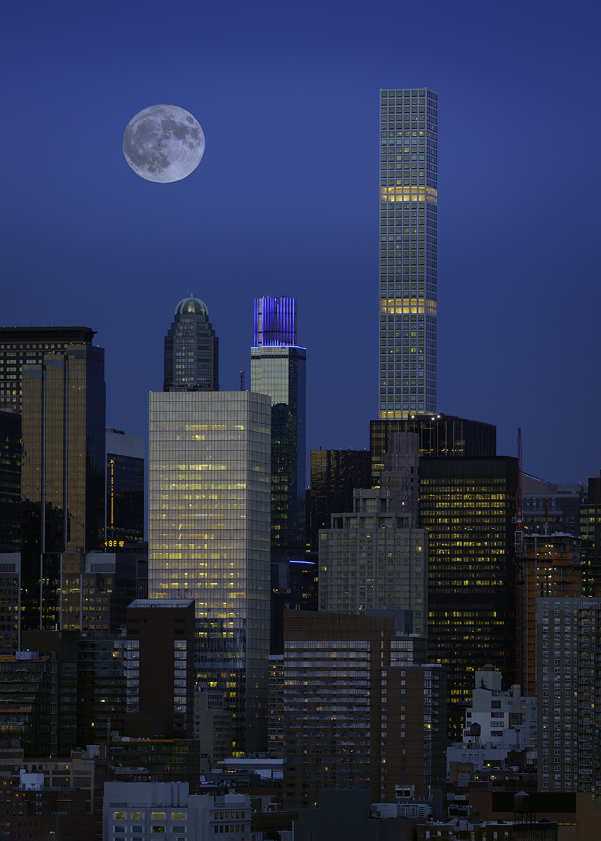 150-600mm F5-6.3 DG OS HSM | Contemporary 015 sample photo. Moon and new york city photography