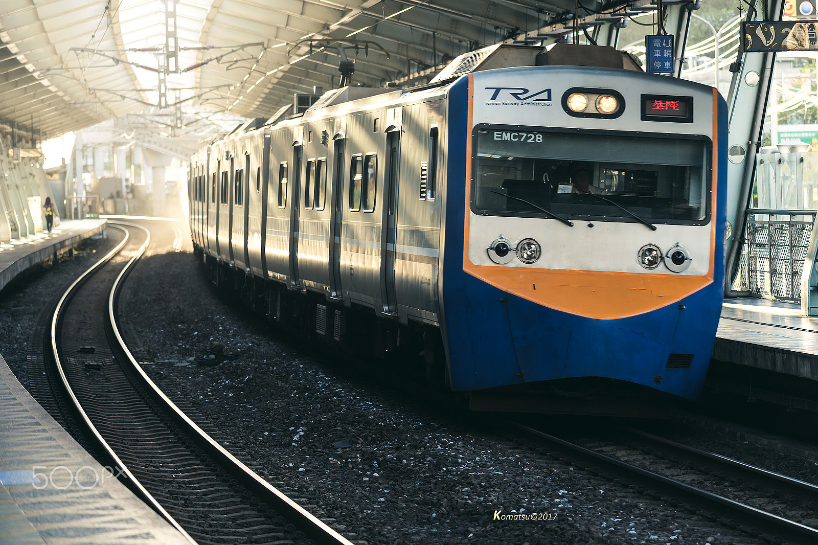 Nikon AF-S Nikkor 70-200mm F4G ED VR sample photo. Station．afternoon photography