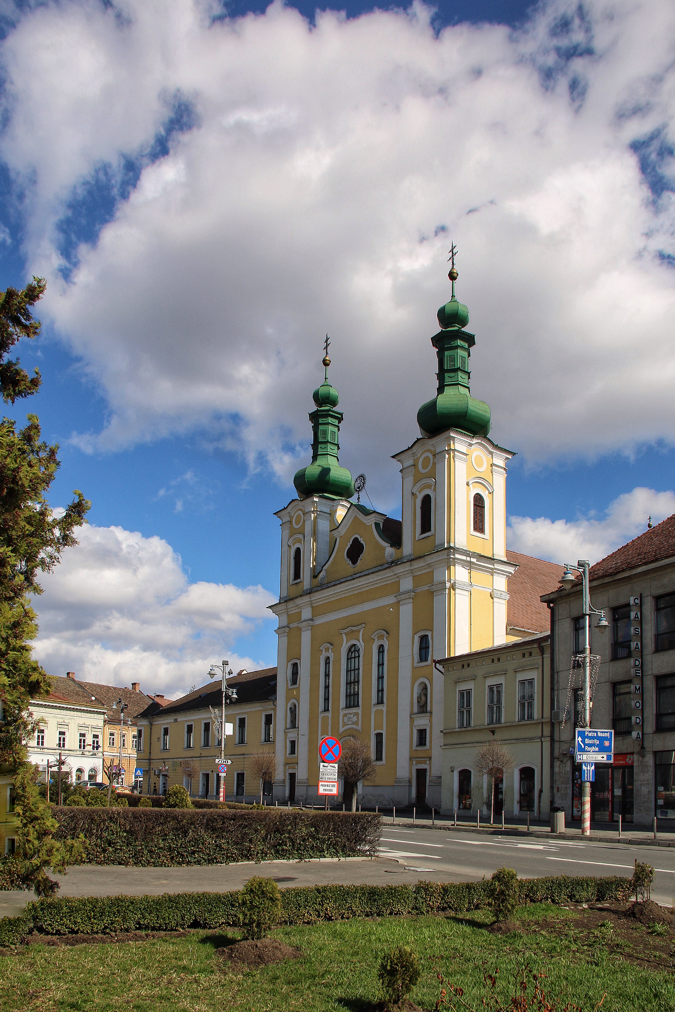 Sigma 18-125mm F3.8-5.6 DC OS HSM sample photo. Cathedral in transylvania photography