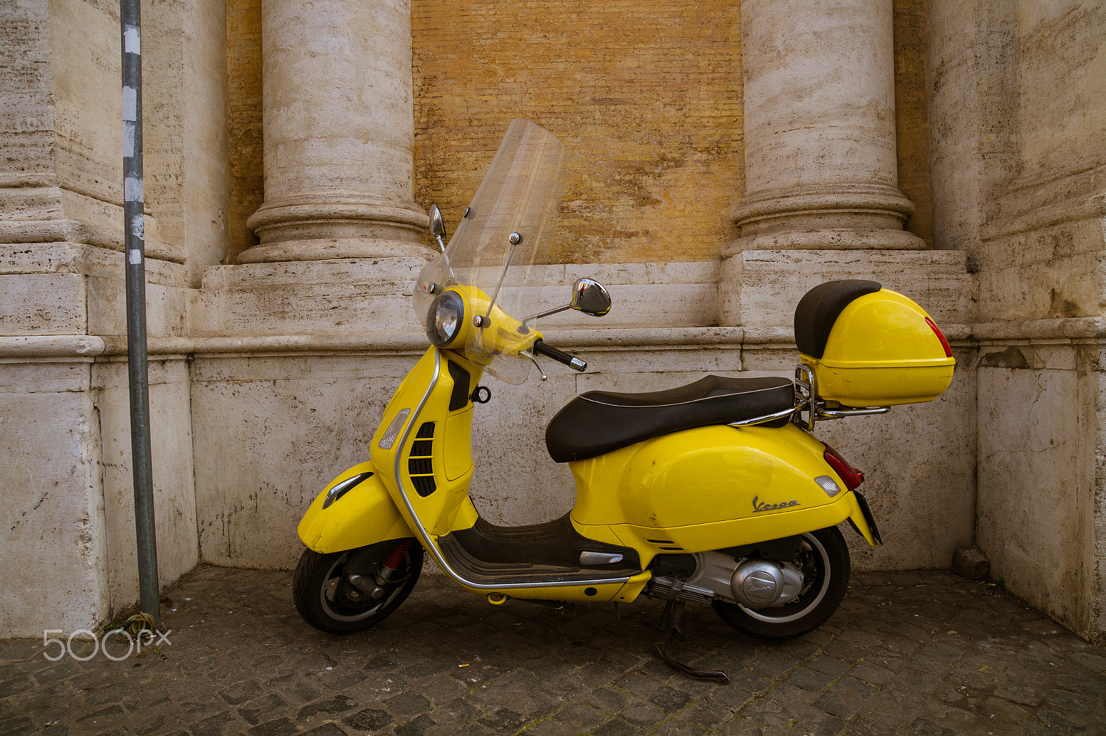 Sony SLT-A58 sample photo. Vespa photography