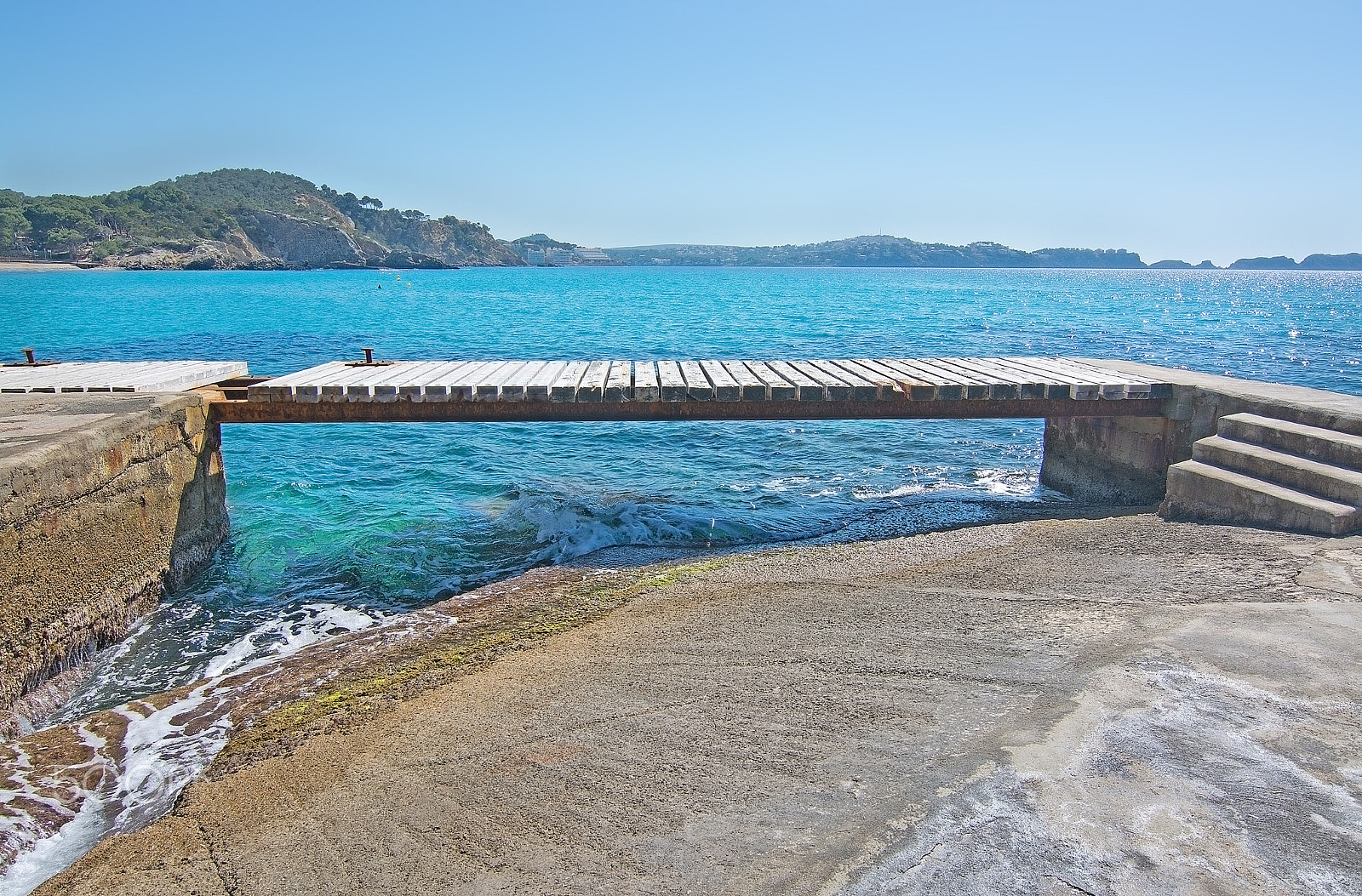 Sigma 28-300mm F3.5-6.3 DG Macro sample photo. Paguera spring beach photography