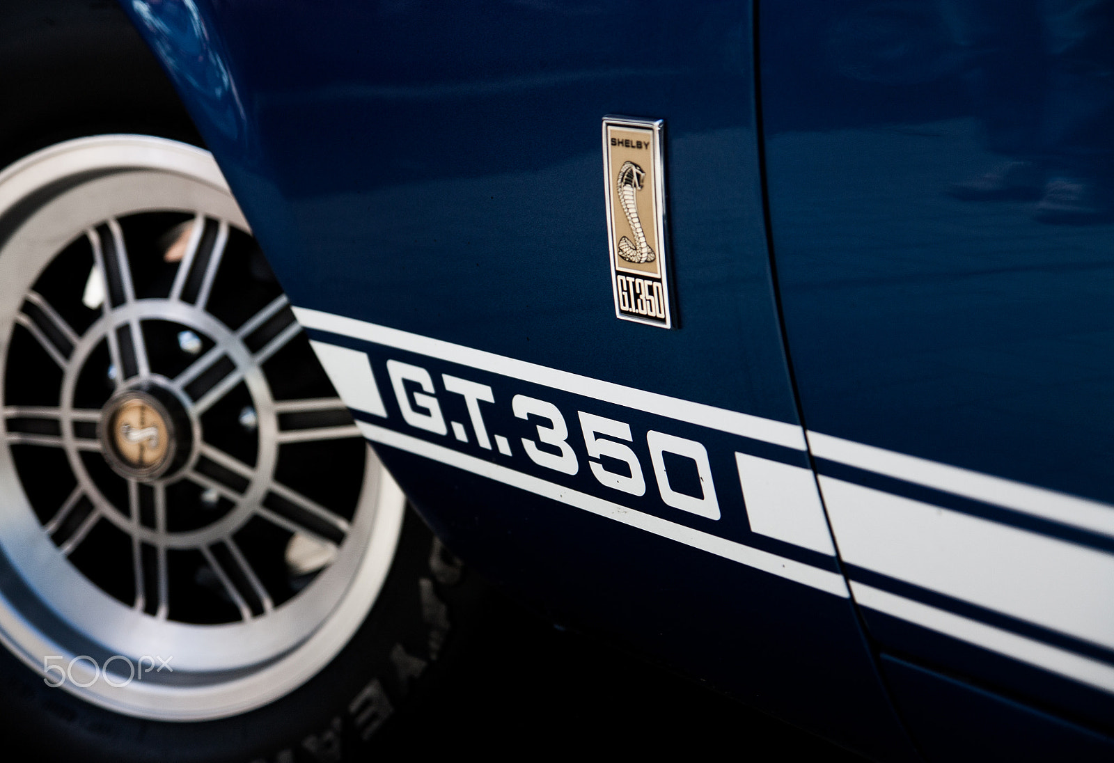 Tamron SP AF 17-50mm F2.8 XR Di II LD Aspherical (IF) sample photo. Retro car photography