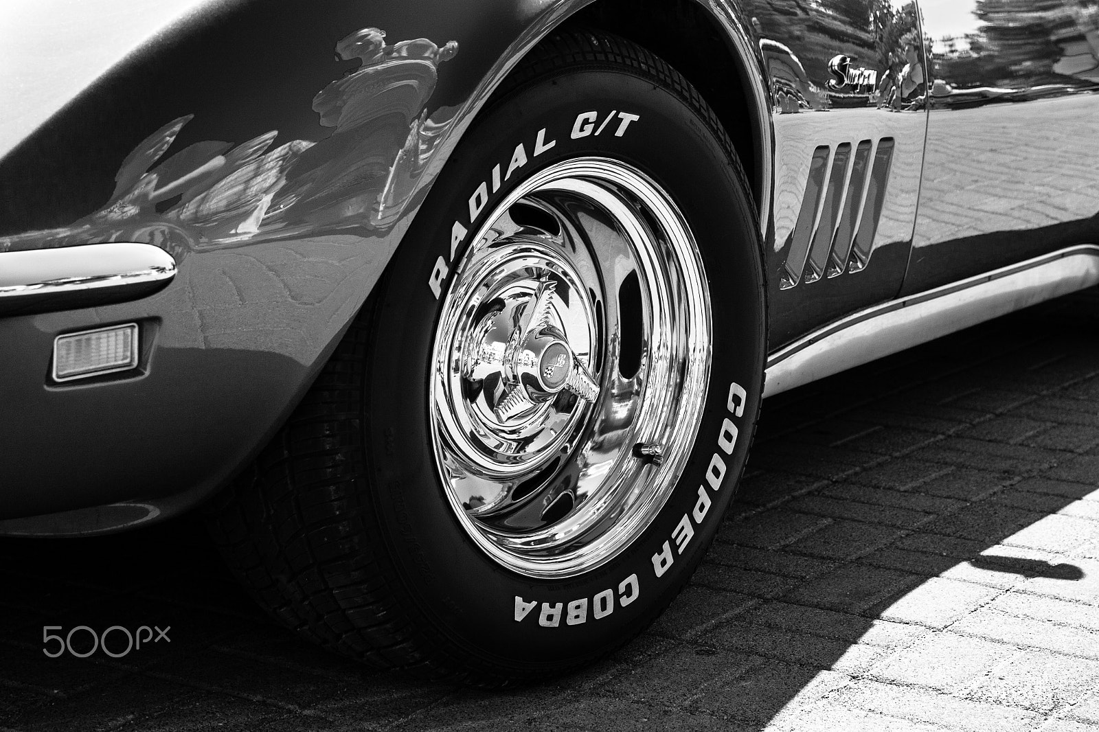 Tamron SP AF 17-50mm F2.8 XR Di II LD Aspherical (IF) sample photo. Retro car photography