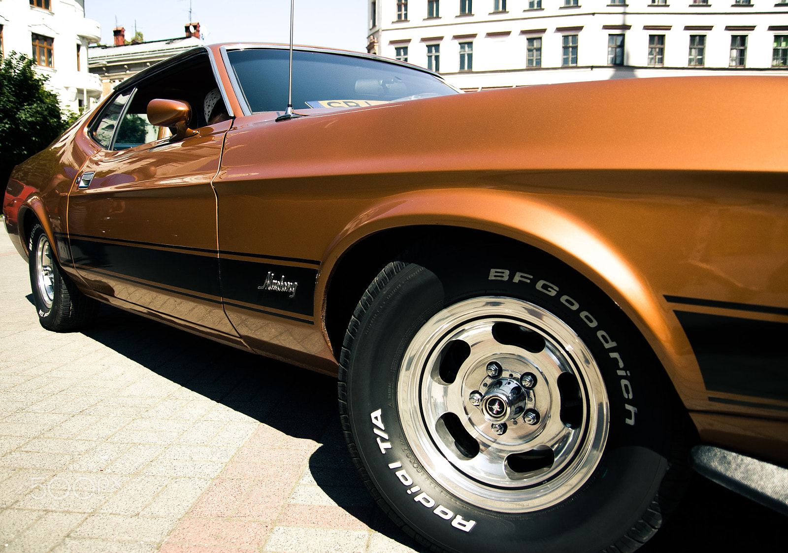 Tamron SP AF 17-50mm F2.8 XR Di II LD Aspherical (IF) sample photo. Retro car photography