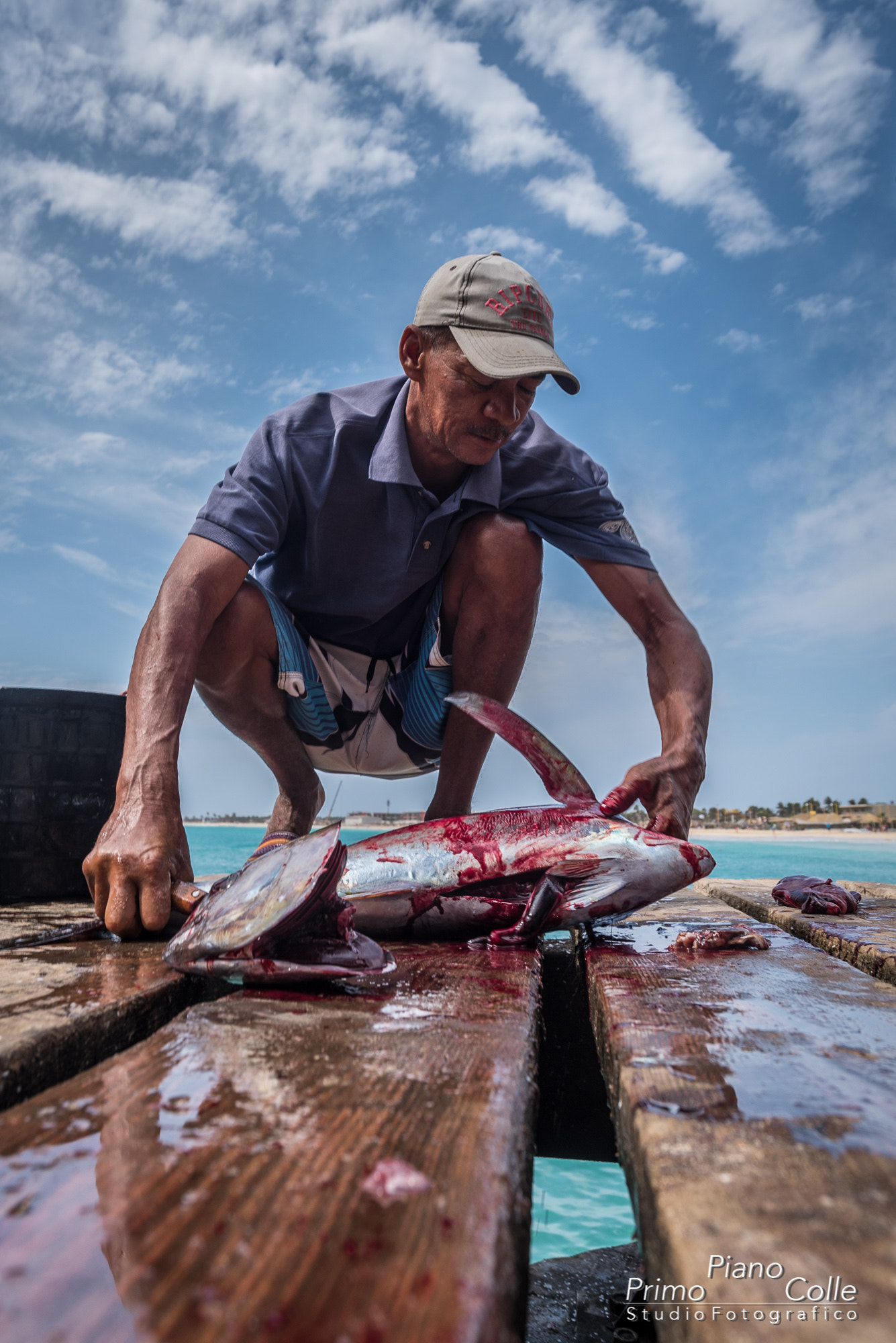 Nikon D750 + Nikon AF-S Nikkor 18-35mm F3.5-4.5G ED sample photo. Fisherman in sal photography