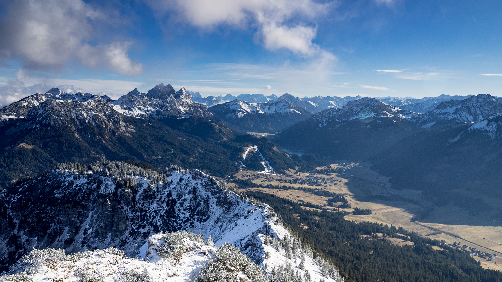 Olympus OM-D E-M1 + Olympus M.Zuiko Digital ED 7-14mm F2.8 PRO sample photo. Aggenstein panorama photography