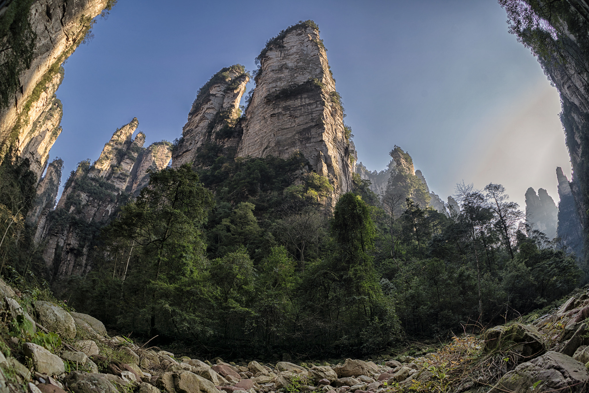 Sony FE 28mm F2 sample photo. Sunset in the valley photography