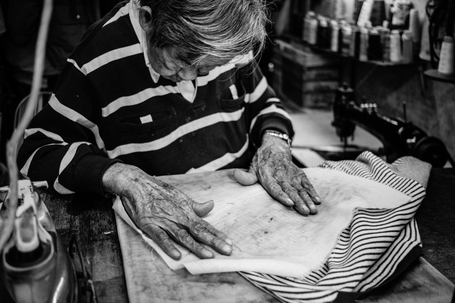 Fujifilm X-T2 + Fujifilm XF 23mm F2 R WR sample photo. Hands photography