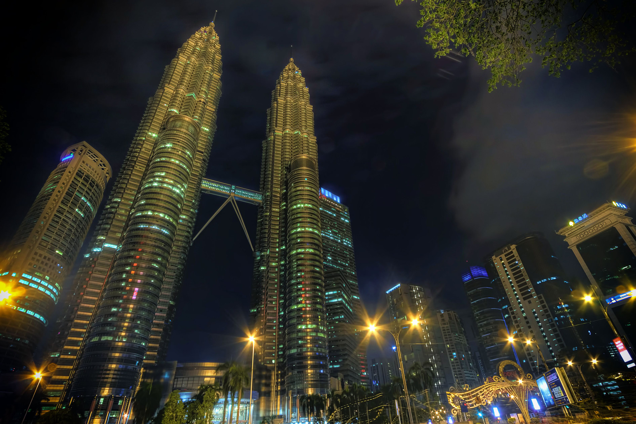 Canon EF-S 10-22mm F3.5-4.5 USM sample photo. Klcc photography