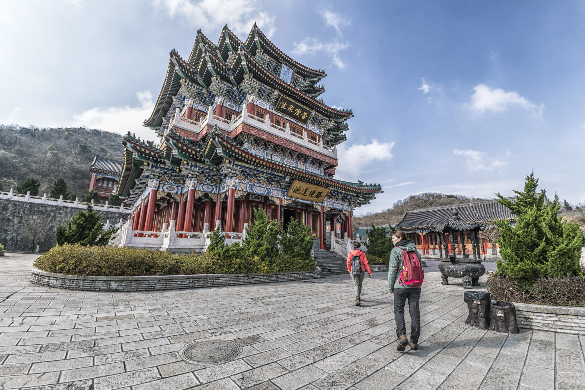 Sony FE 28mm F2 sample photo. Tianmen temple photography