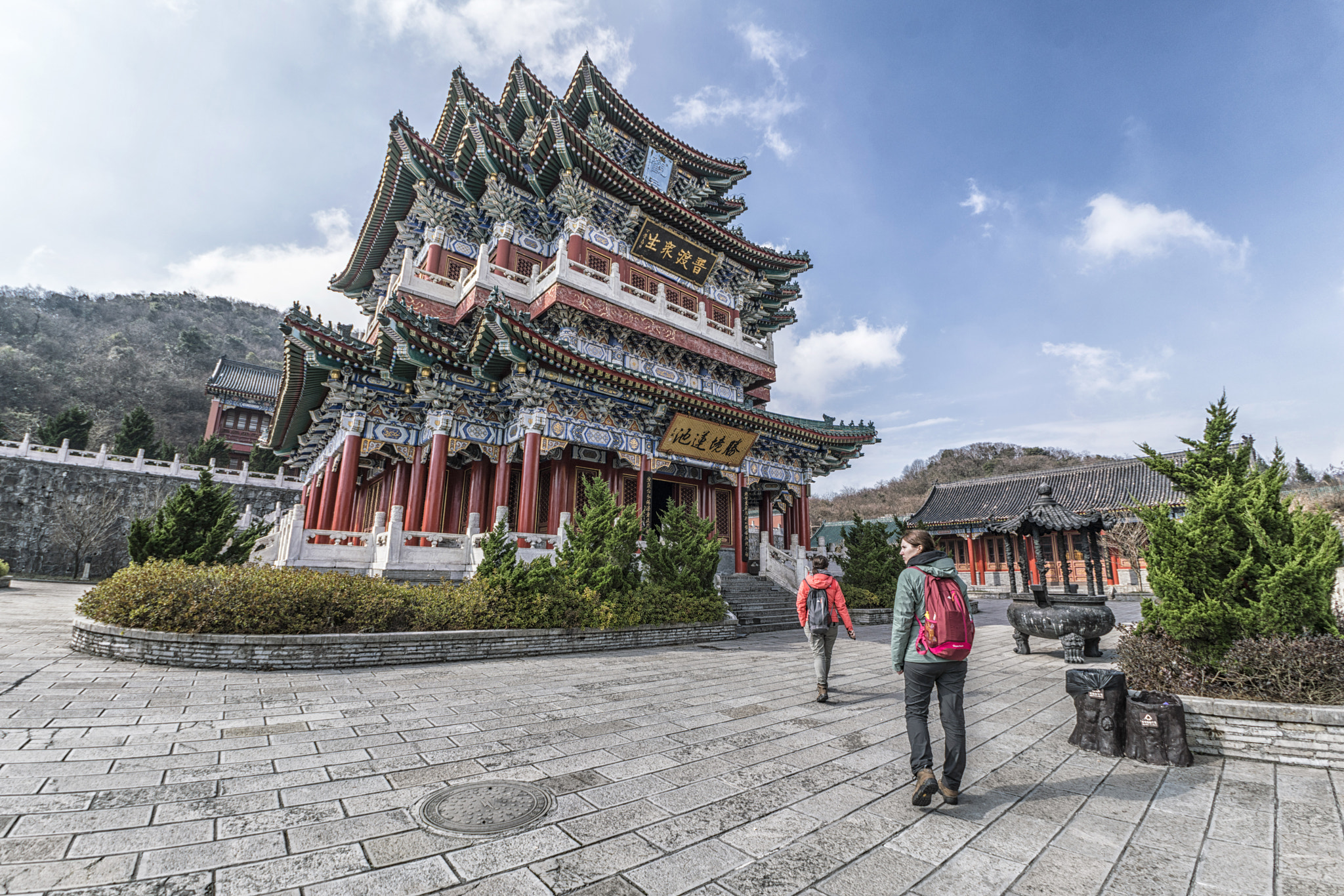 Sony FE 28mm F2 sample photo. Tianmen temple photography